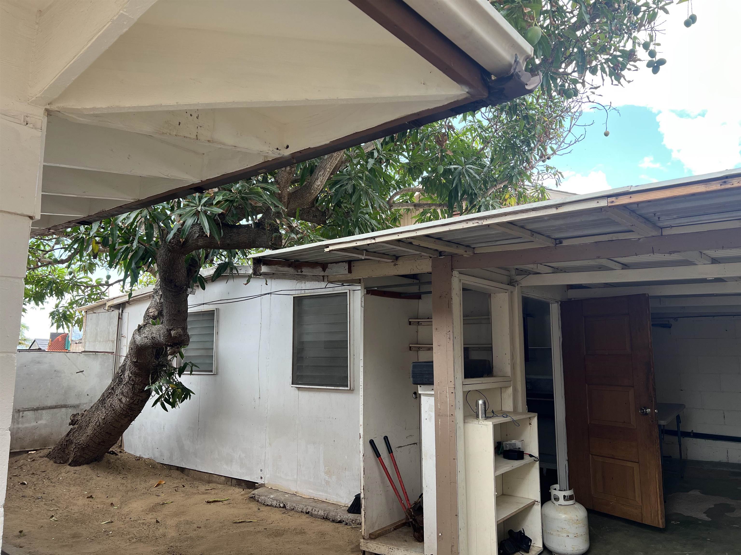 737 Kolani Pl Property Photo 16