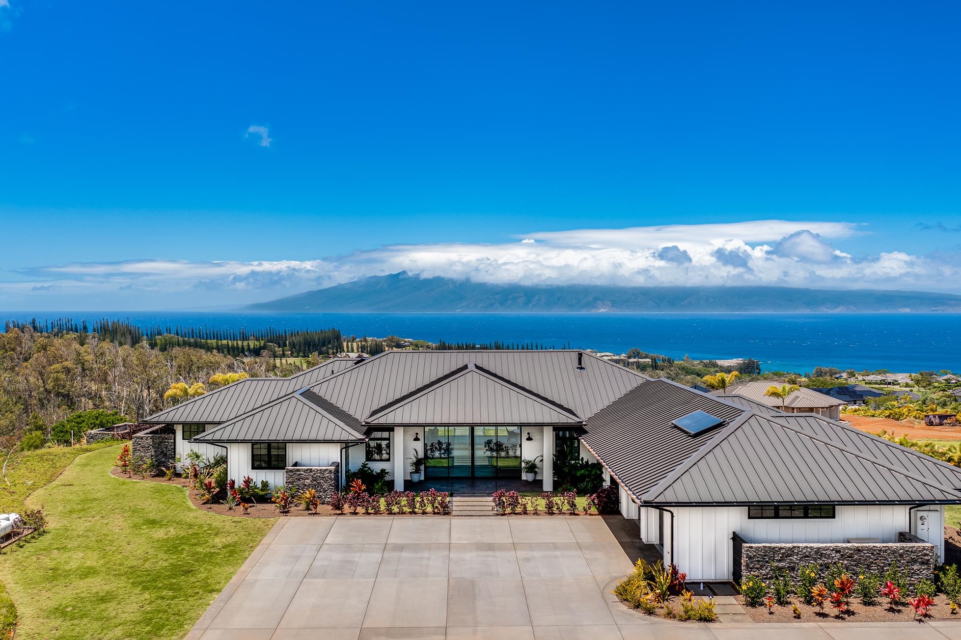 500 Mahana Ridge St Property Photo