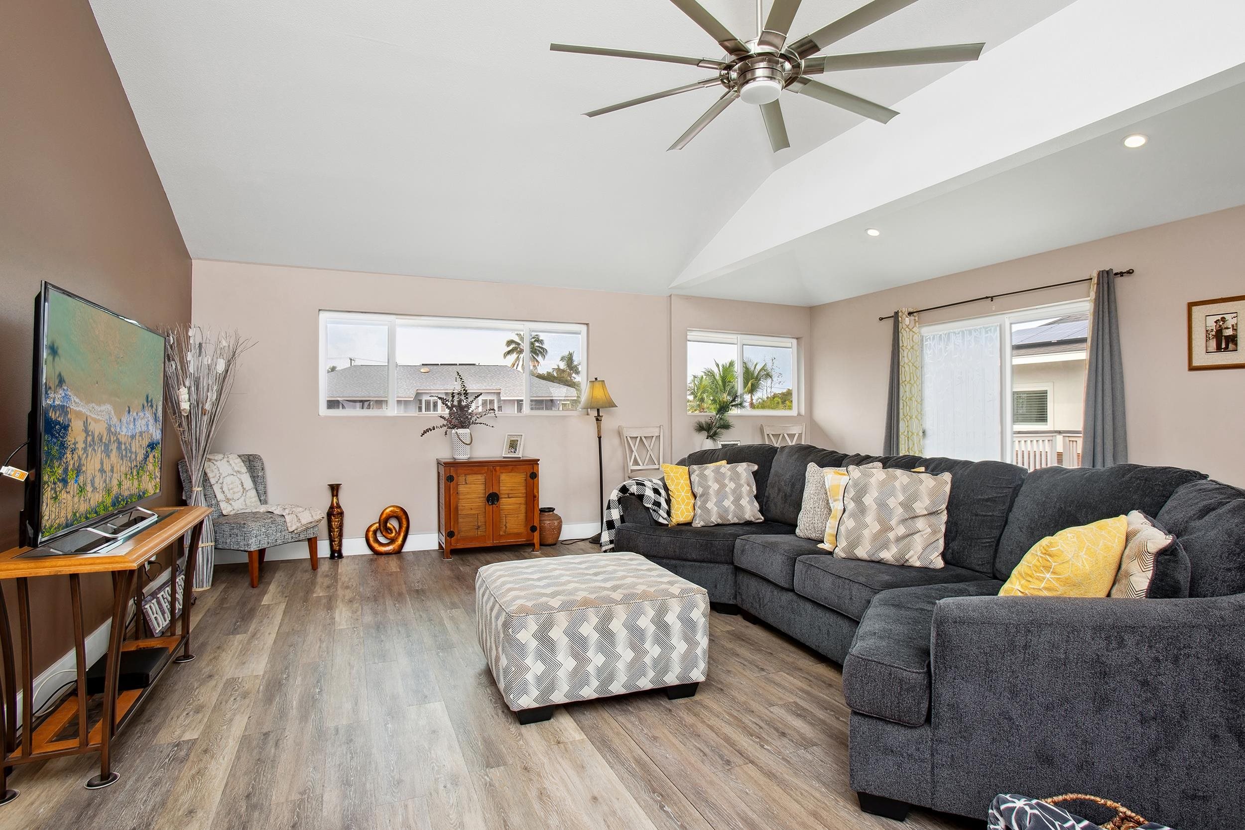 194 Kamakoi Loop Property Photo 13