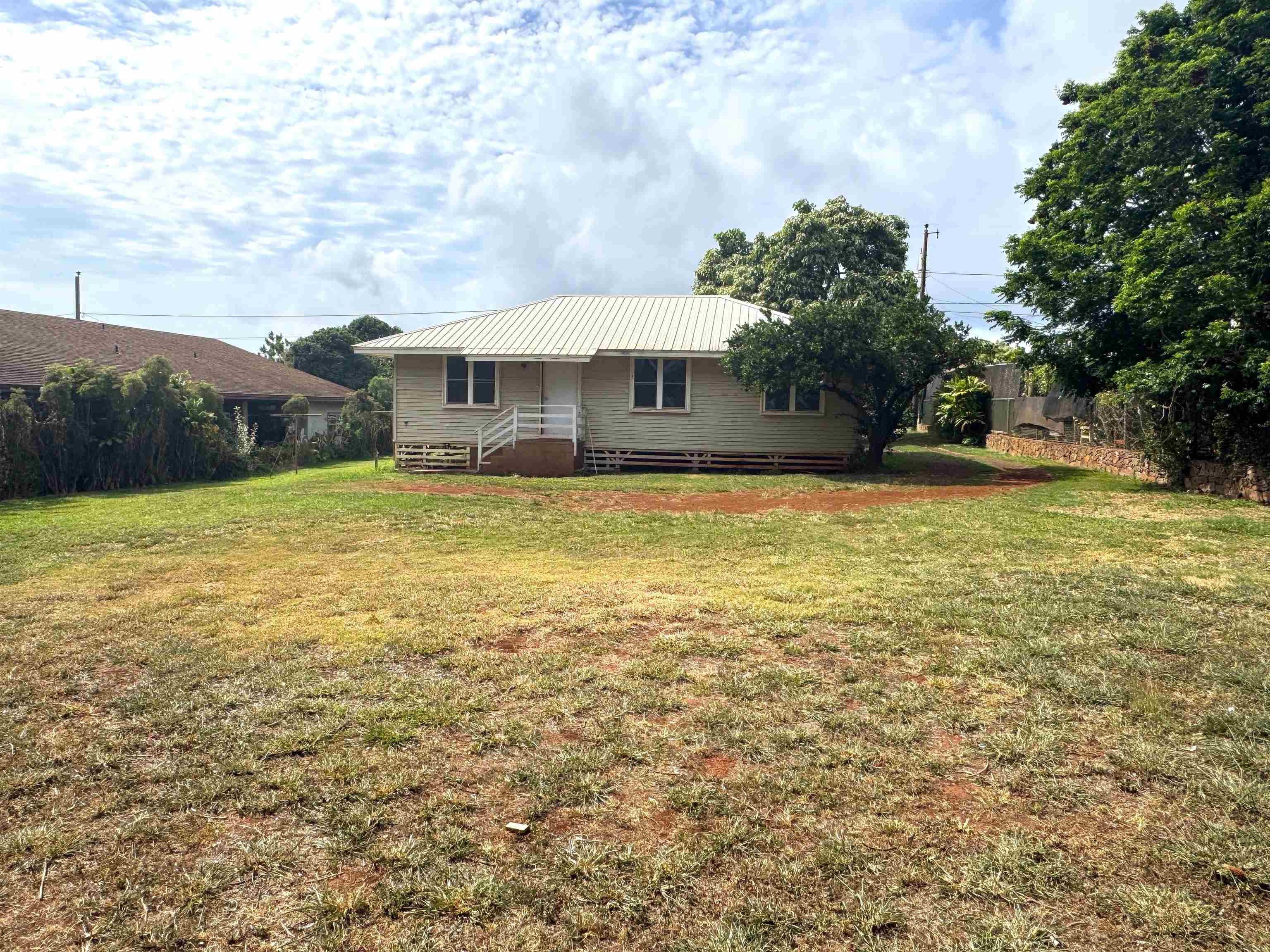 810 Leomele St Property Photo 3
