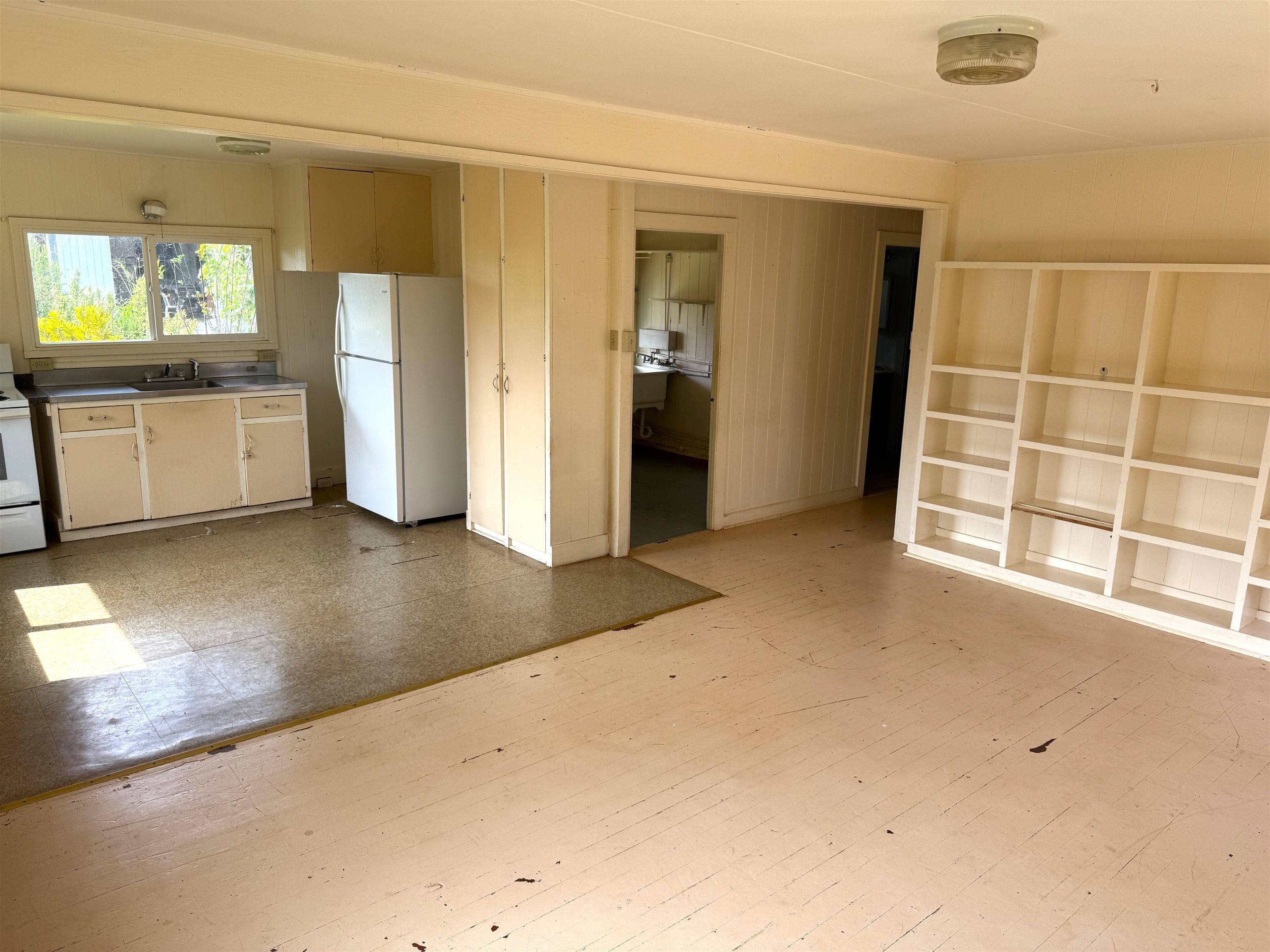 810 Leomele St Property Photo 5