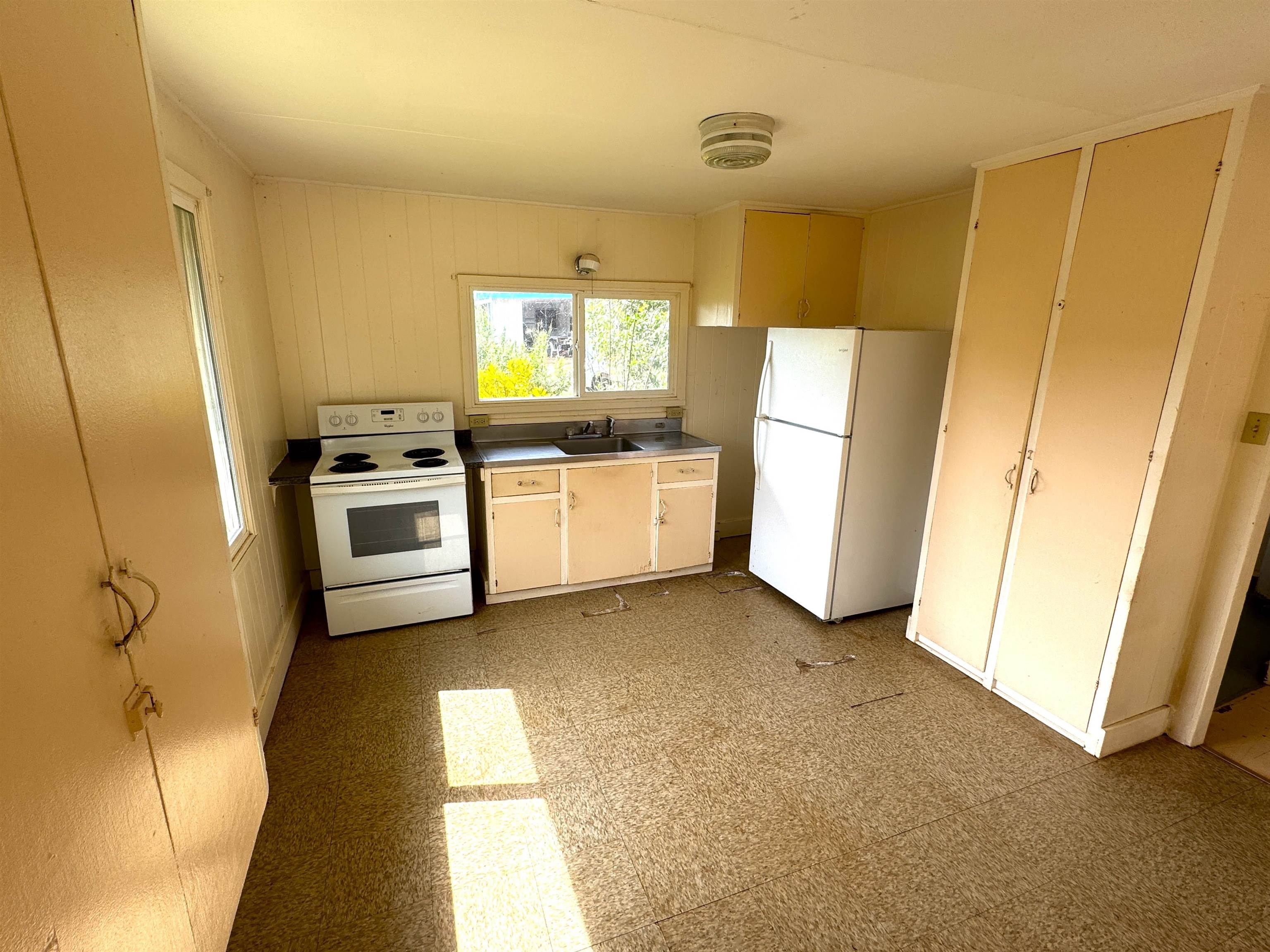 810 Leomele St Property Photo 6