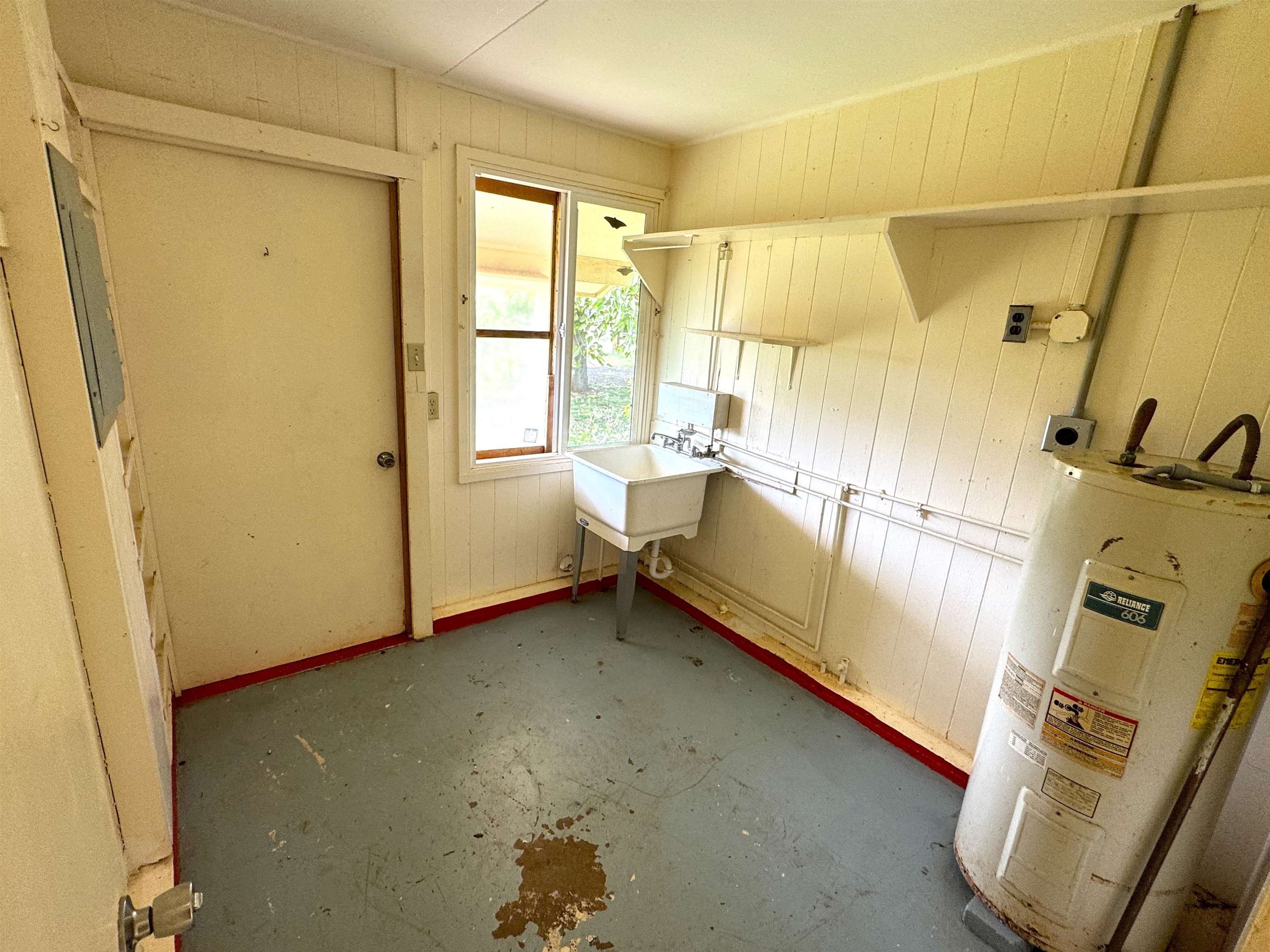 810 Leomele St Property Photo 8