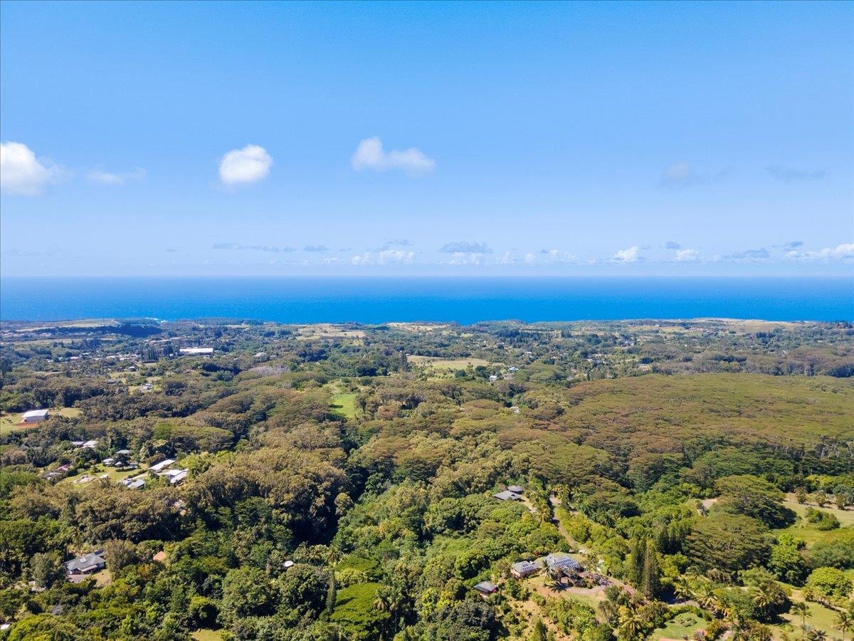 590 E Kuiaha Rd Property Photo 8