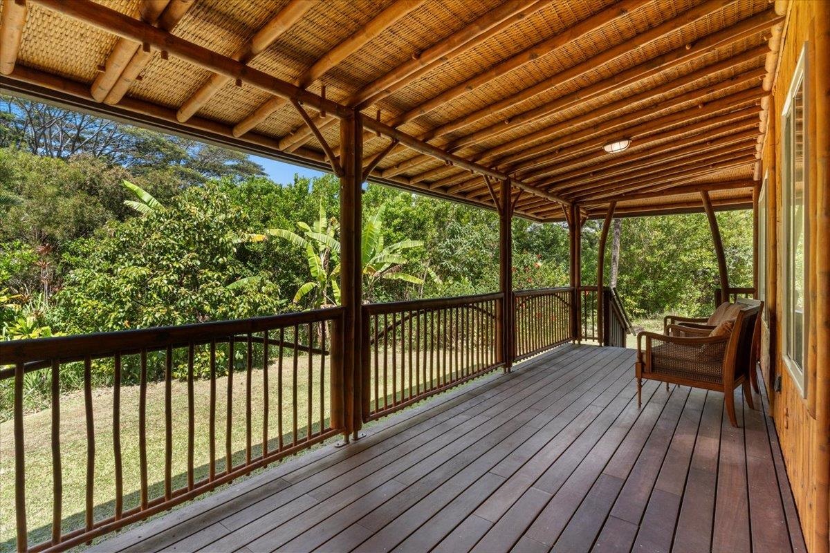 590 E Kuiaha Rd Property Photo 10