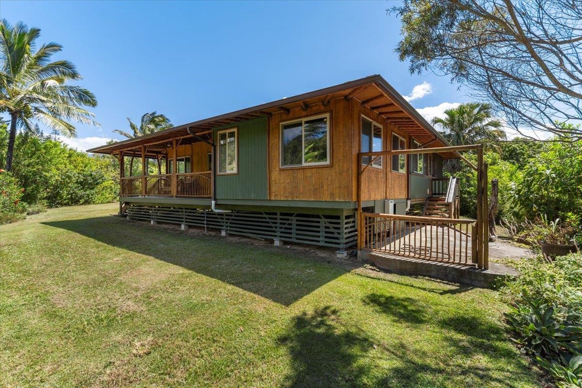 590 E Kuiaha Rd Property Photo 11