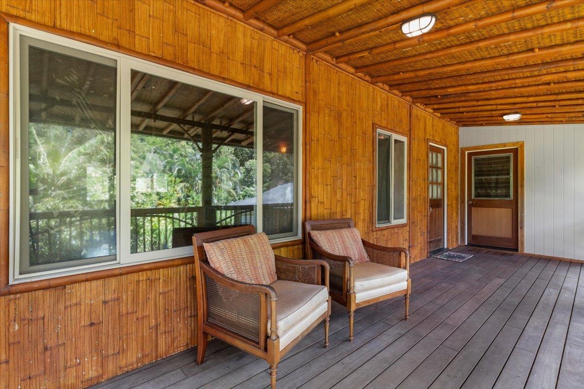 590 E Kuiaha Rd Property Photo 13