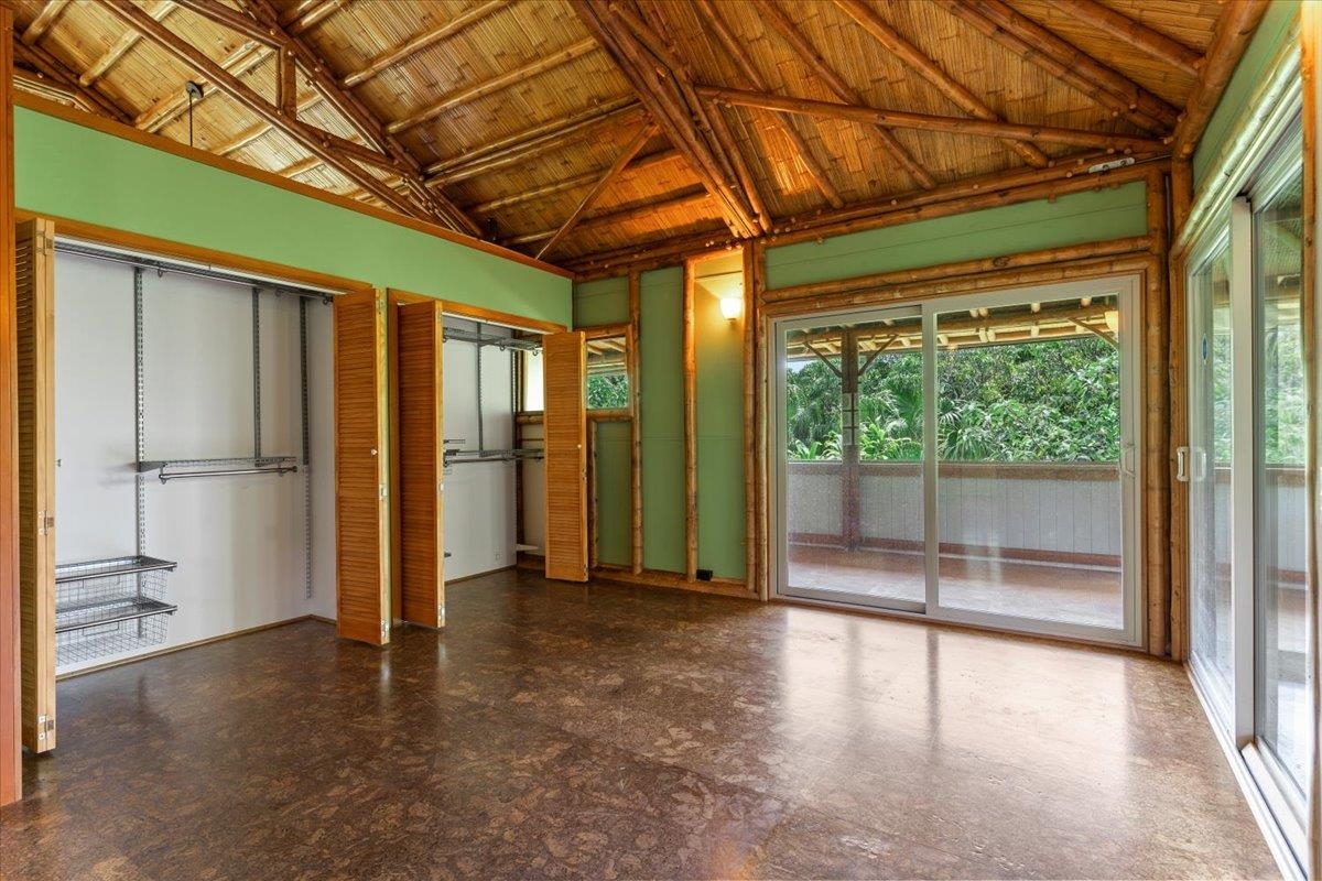 590 E Kuiaha Rd Property Photo 16