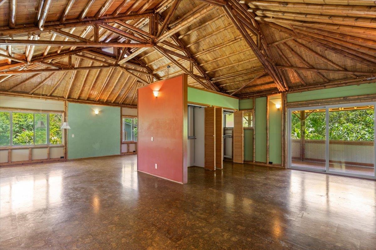 590 E Kuiaha Rd Property Photo 18