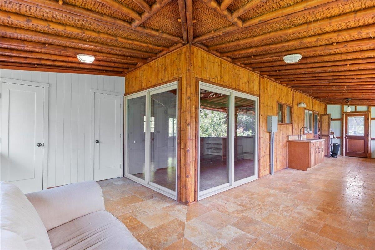 590 E Kuiaha Rd Property Photo 25