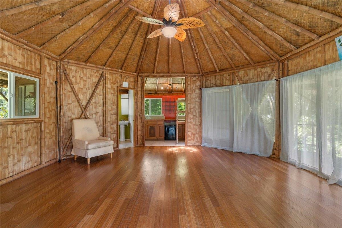 590 E Kuiaha Rd Property Photo 30