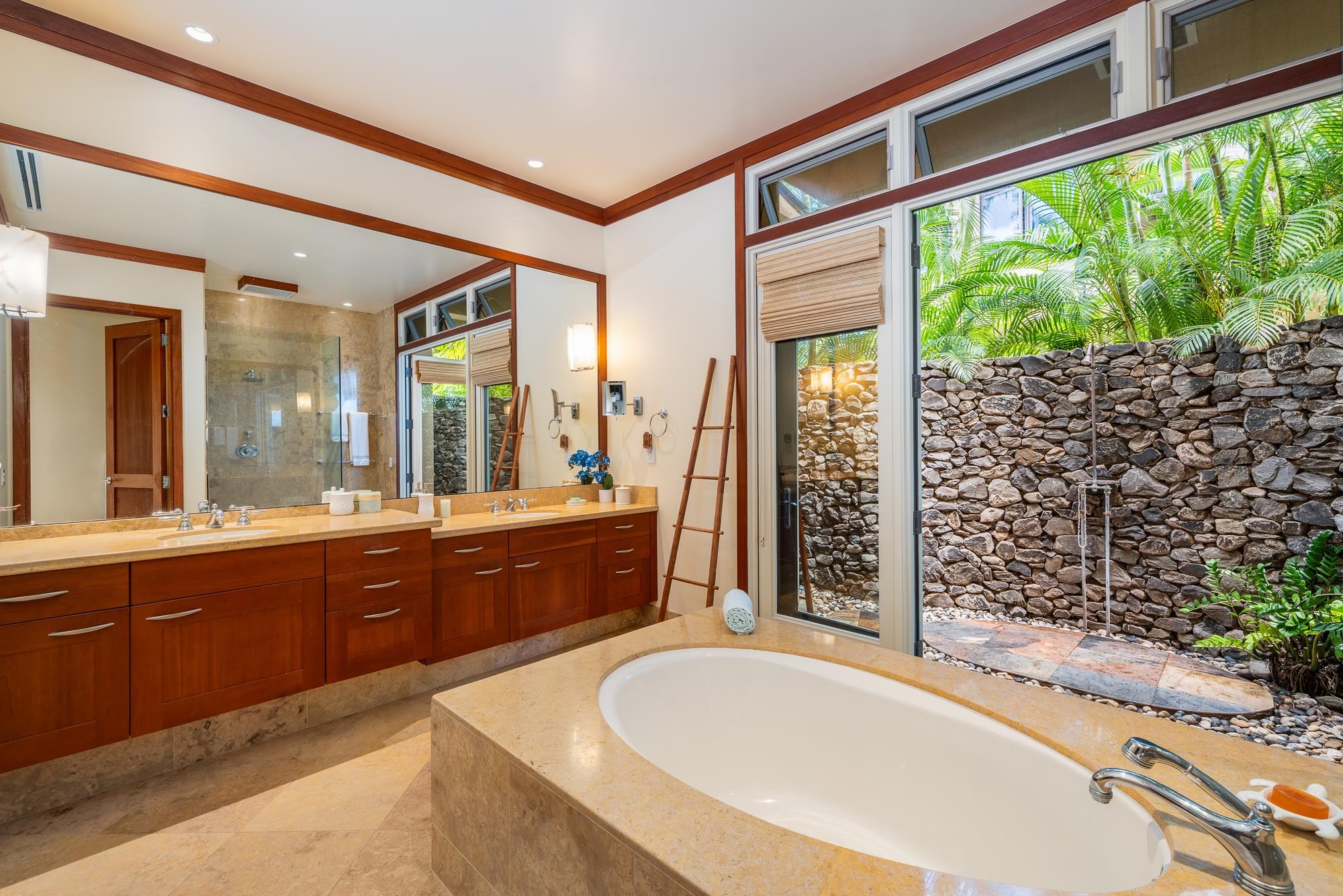 15 Coconut Grove Ln Property Photo 18