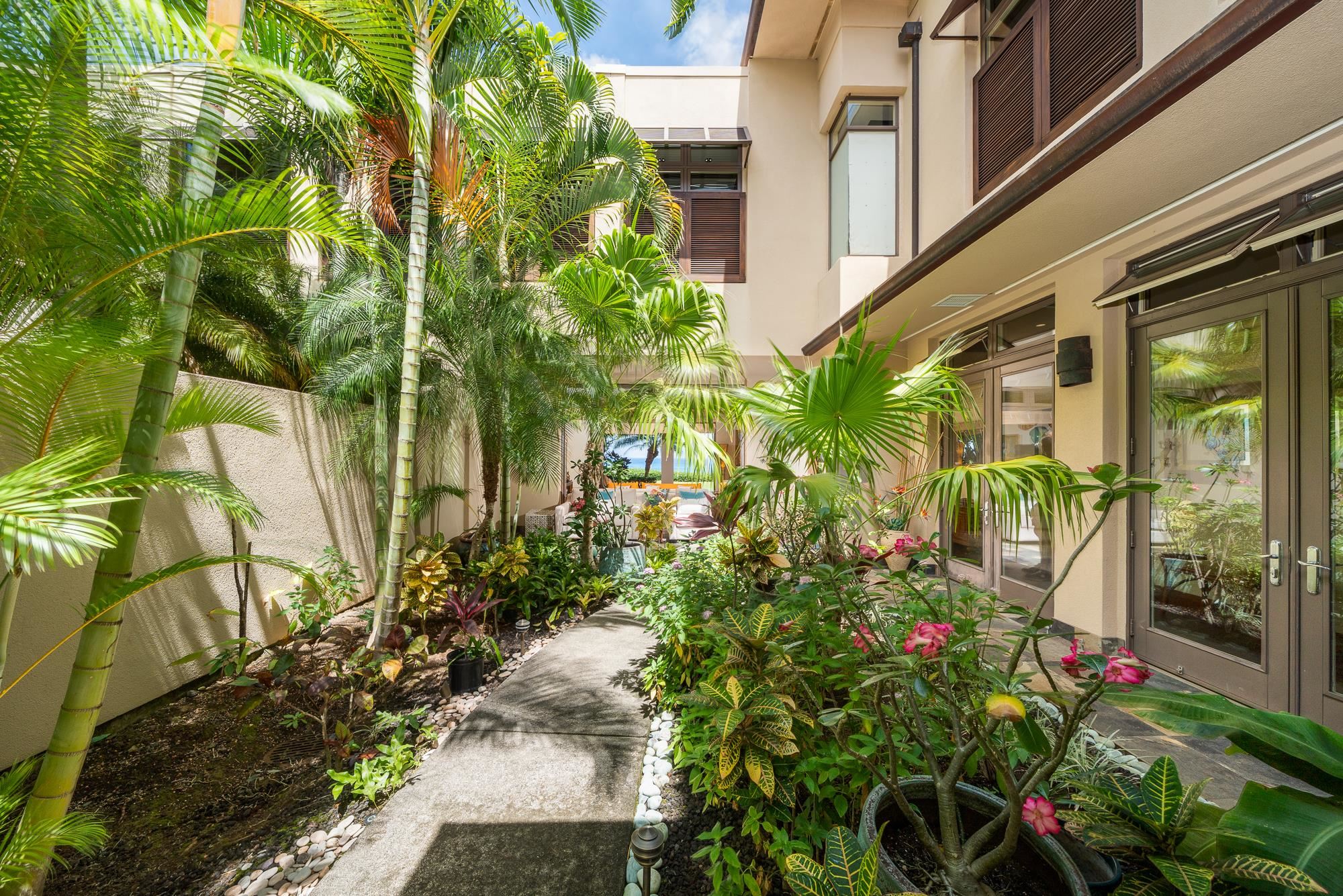 15 Coconut Grove Ln Property Photo 27