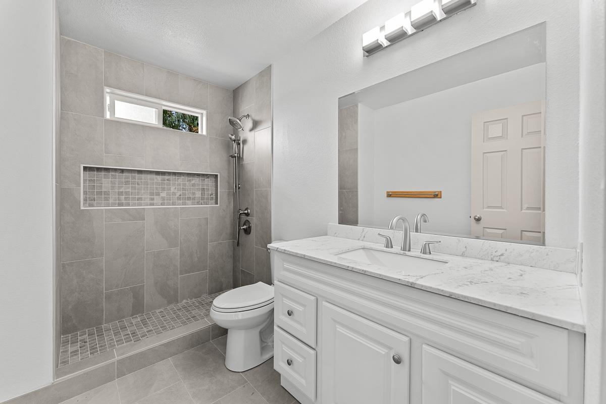495 Kaiolohia St Property Photo 41