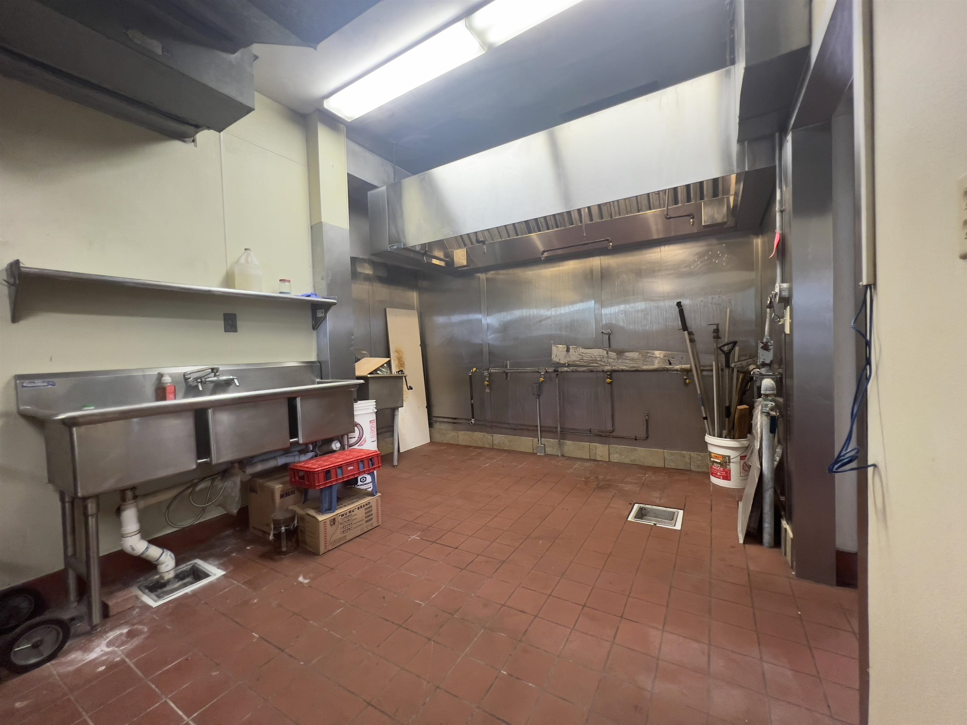 318 N Market St Property Photo 7
