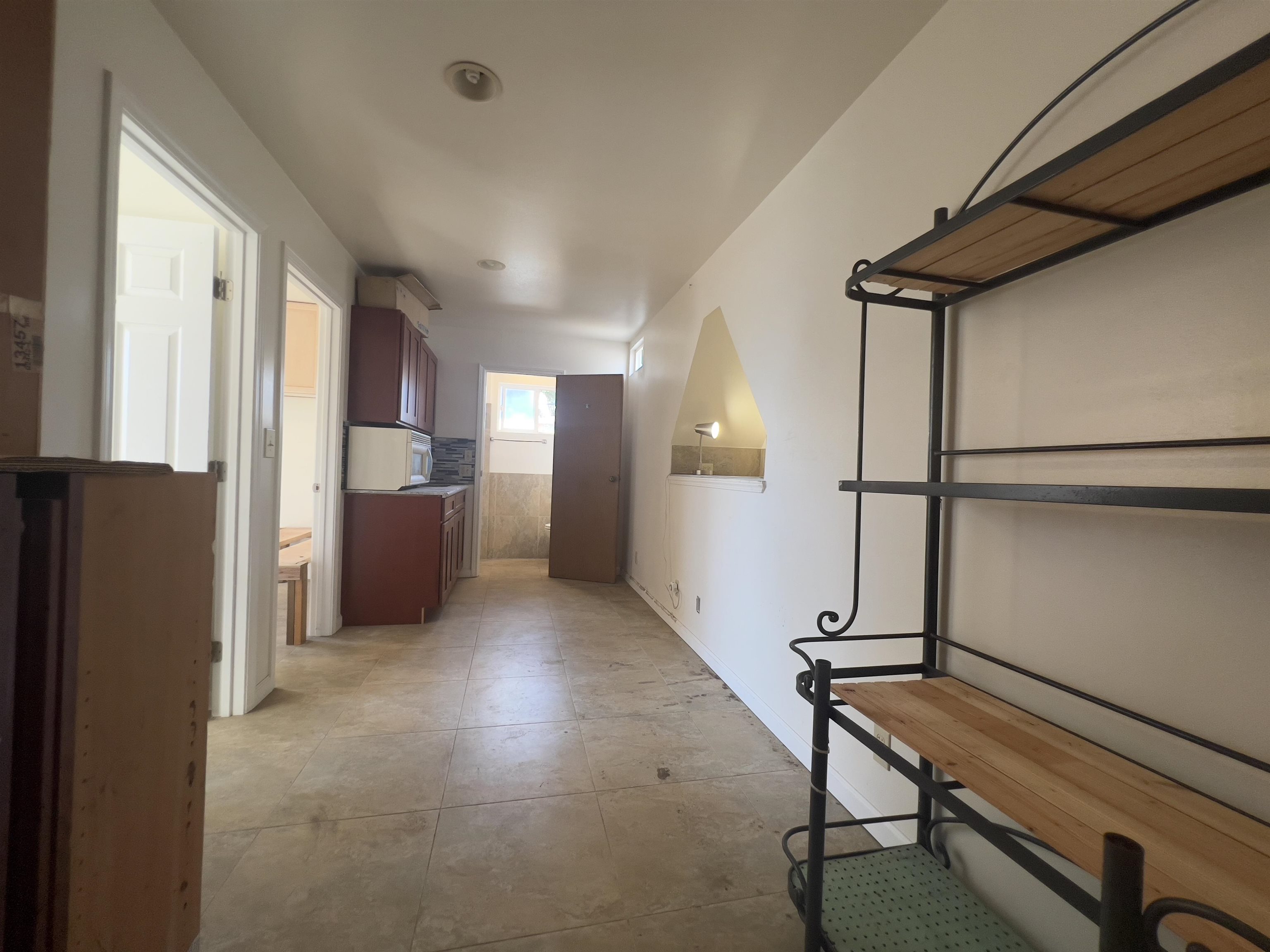 318 N Market St Property Photo 24