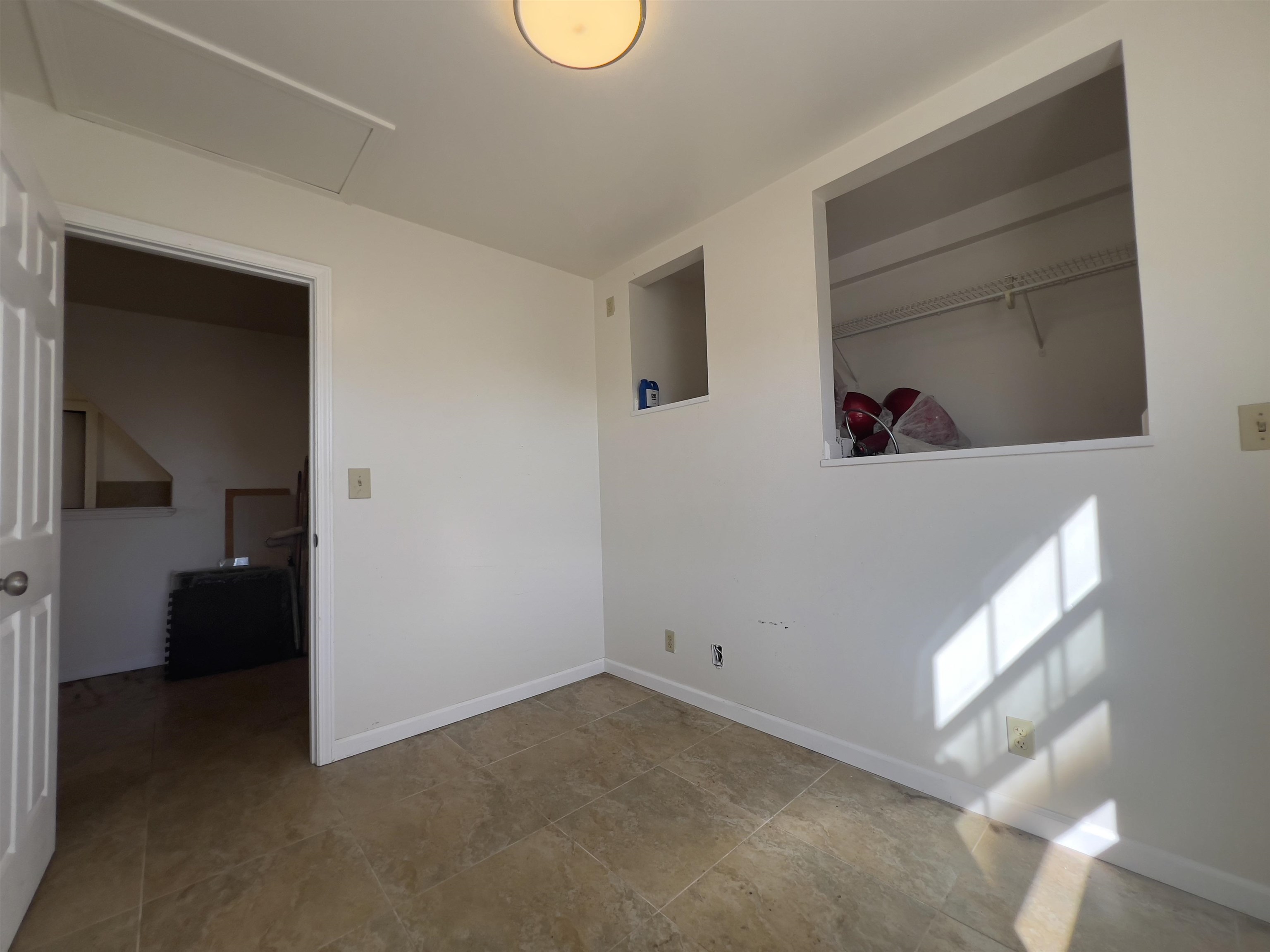 318 N Market St Property Photo 32
