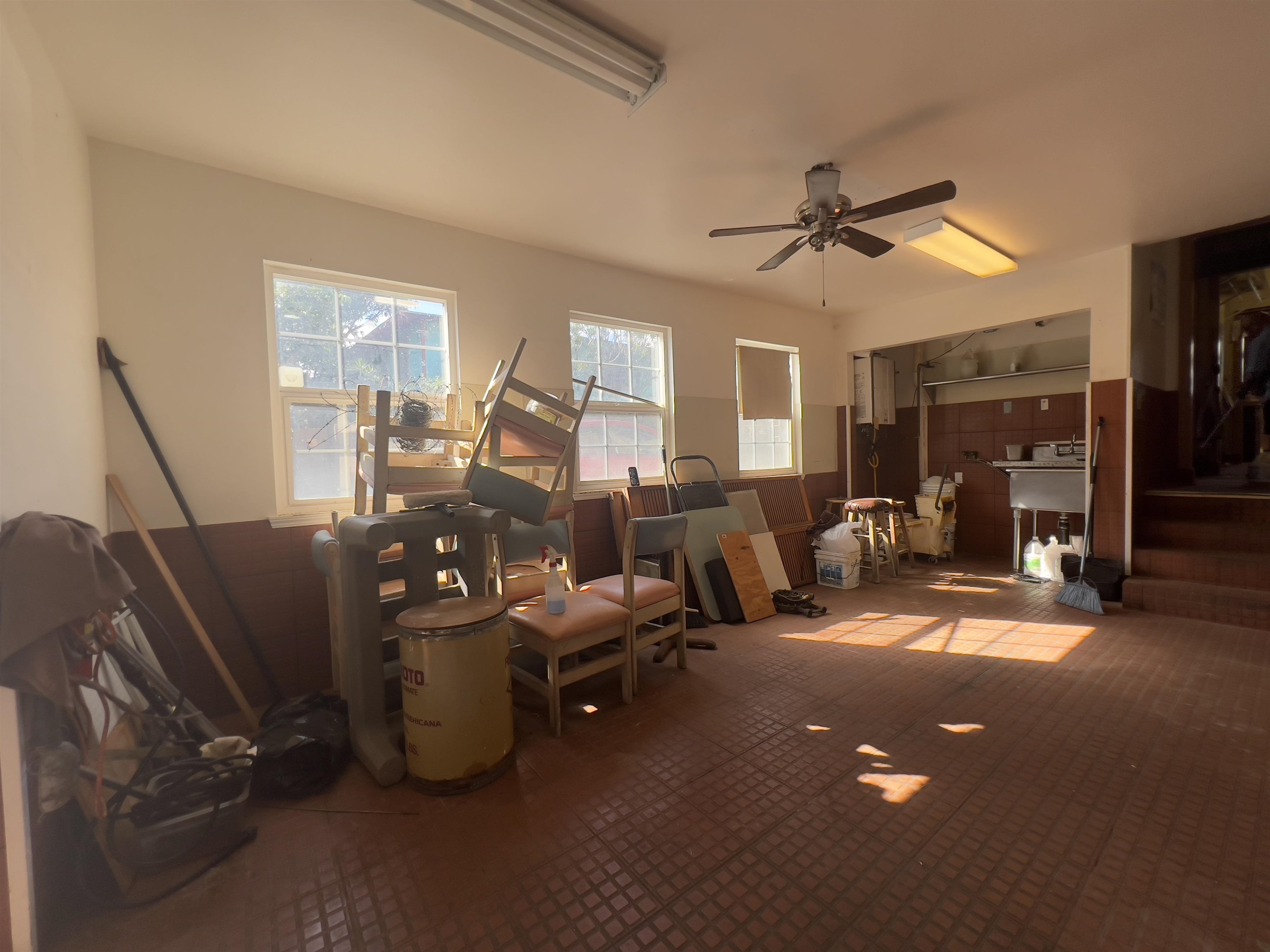 318 N Market St Property Photo 37
