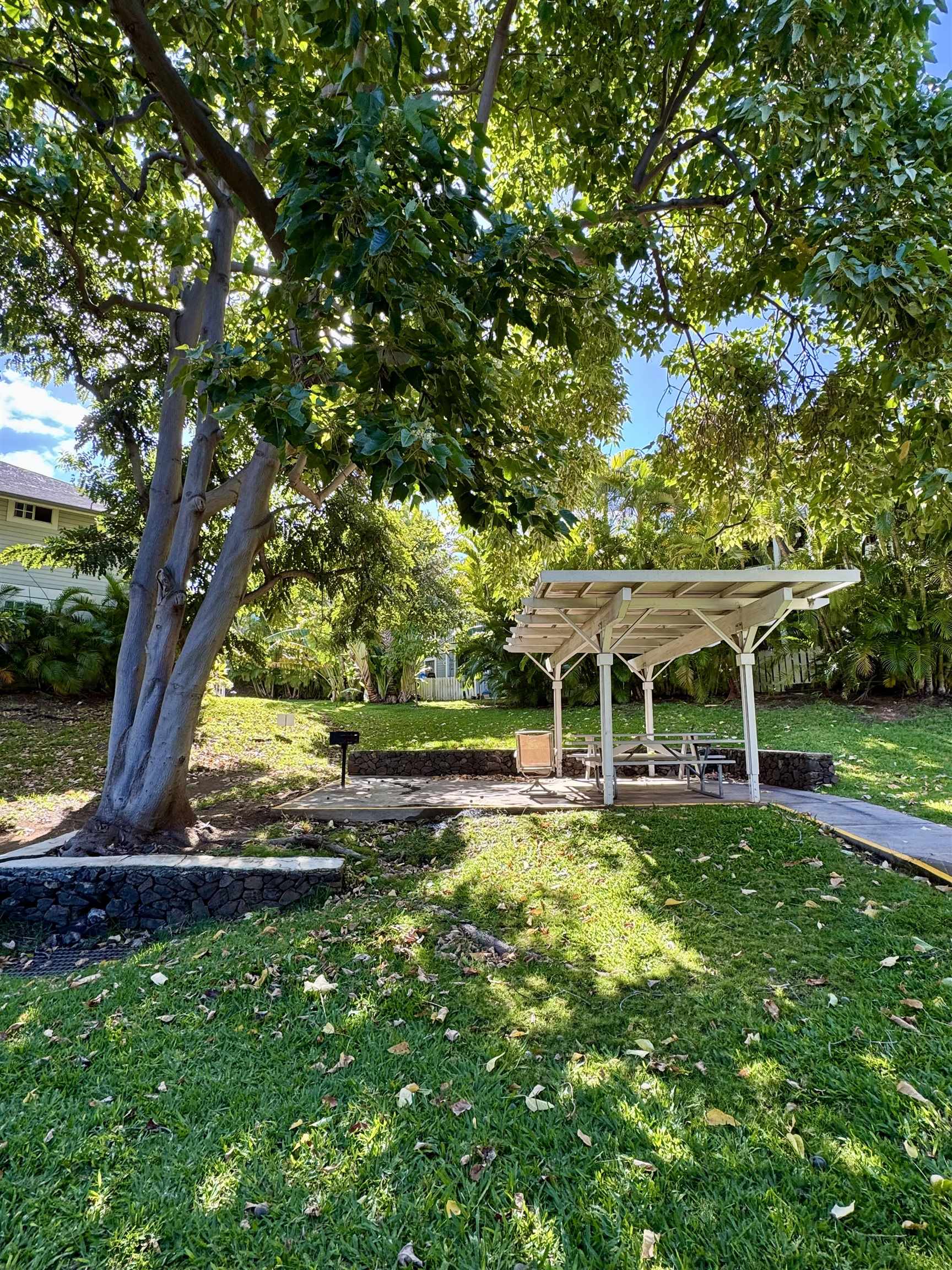 160 Keonekai Rd Property Photo 3