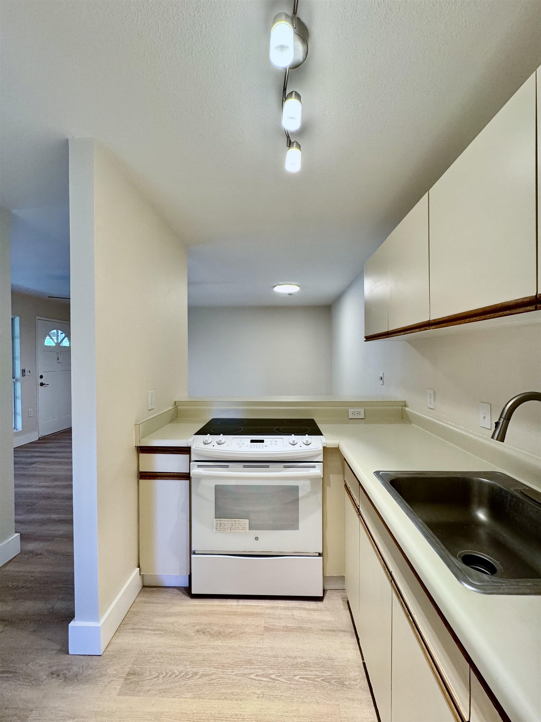 160 Keonekai Rd Property Photo 11