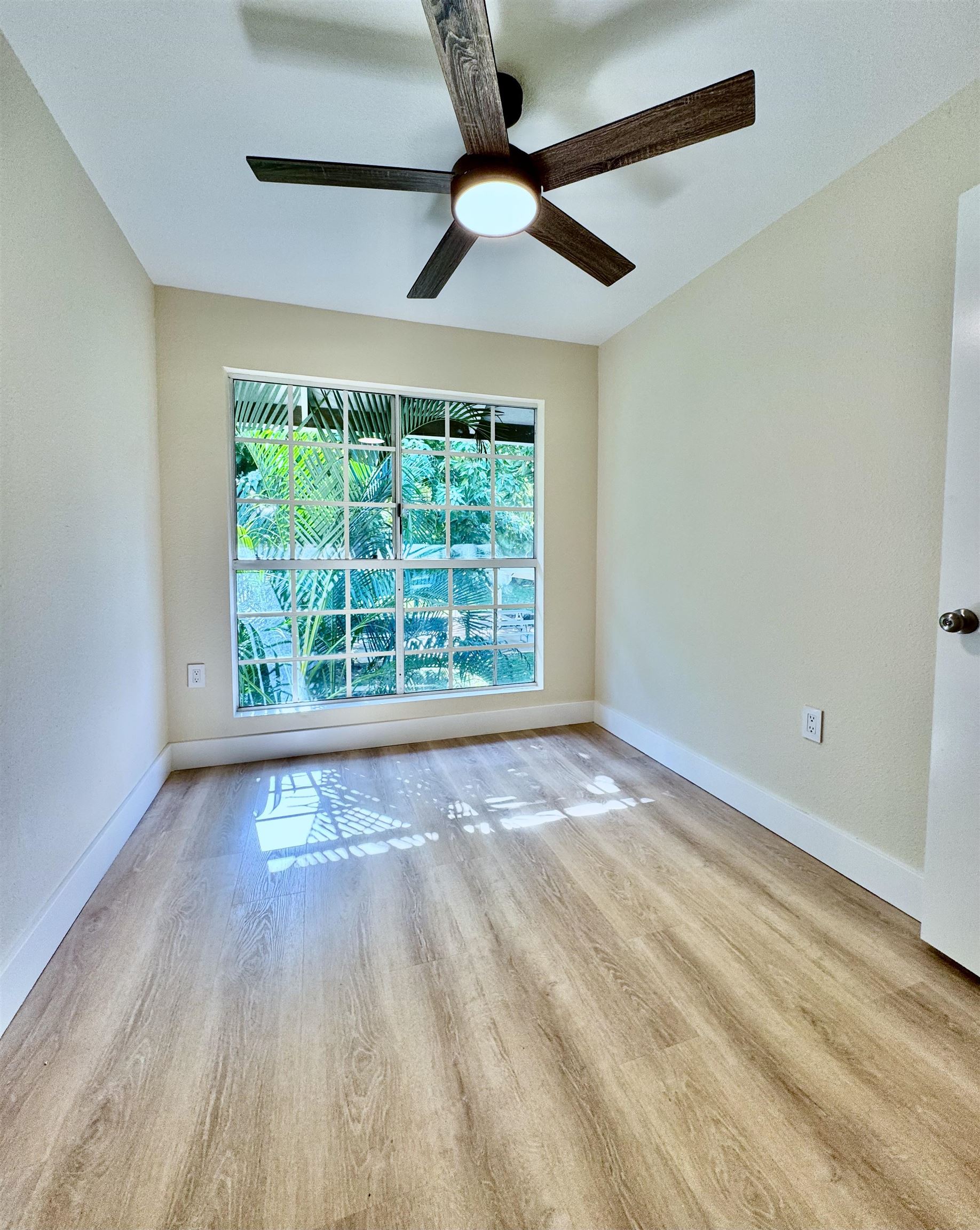 160 Keonekai Rd Property Photo 13