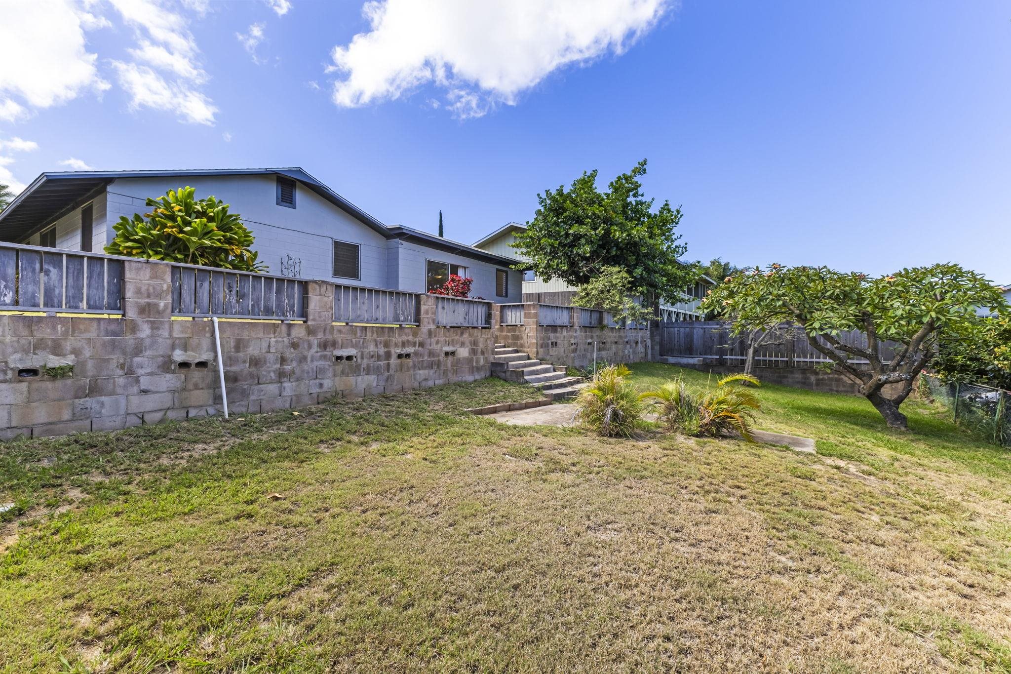 290 Hokulani St Property Photo 13