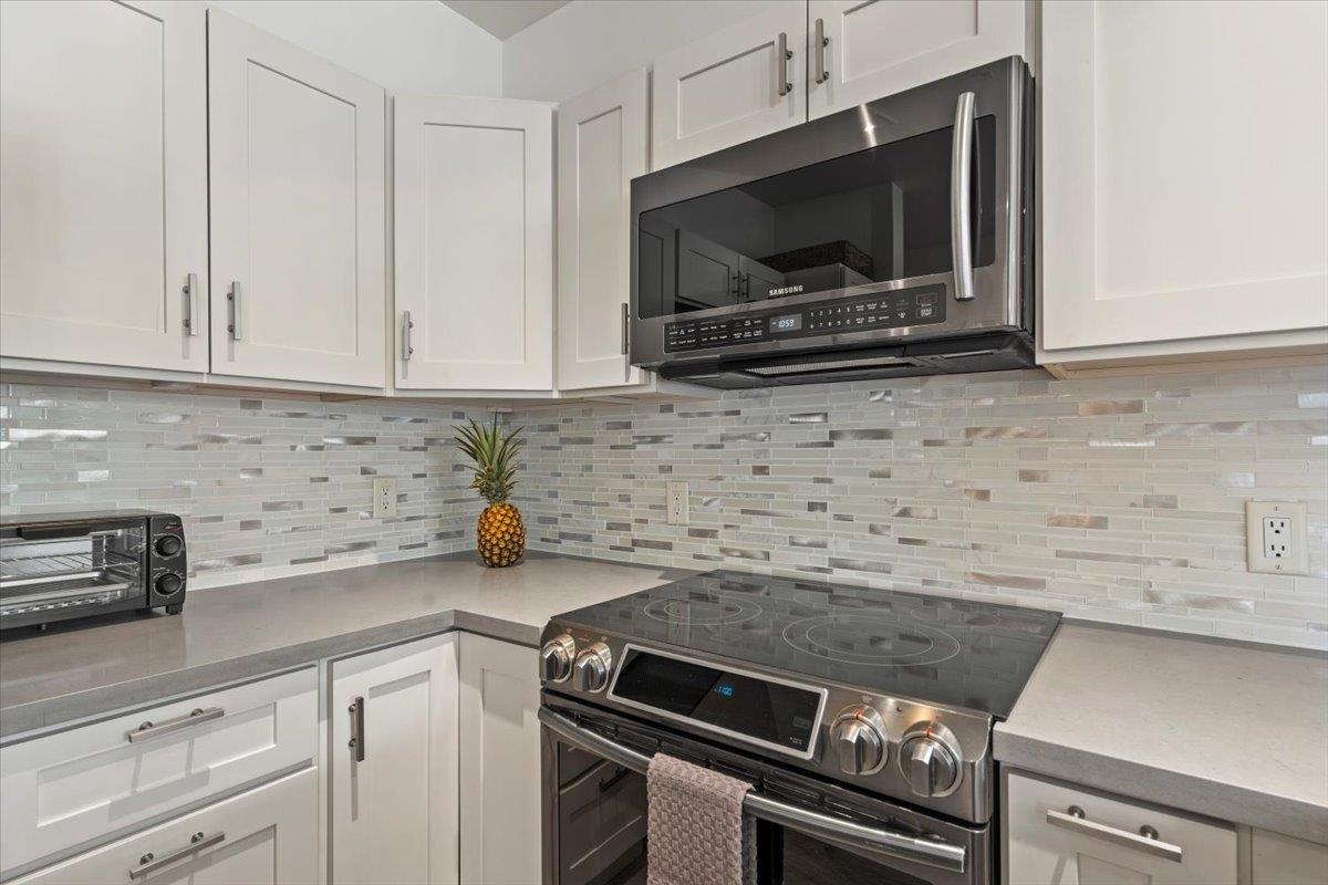 15 E Kuu Aku Ln Property Photo 8