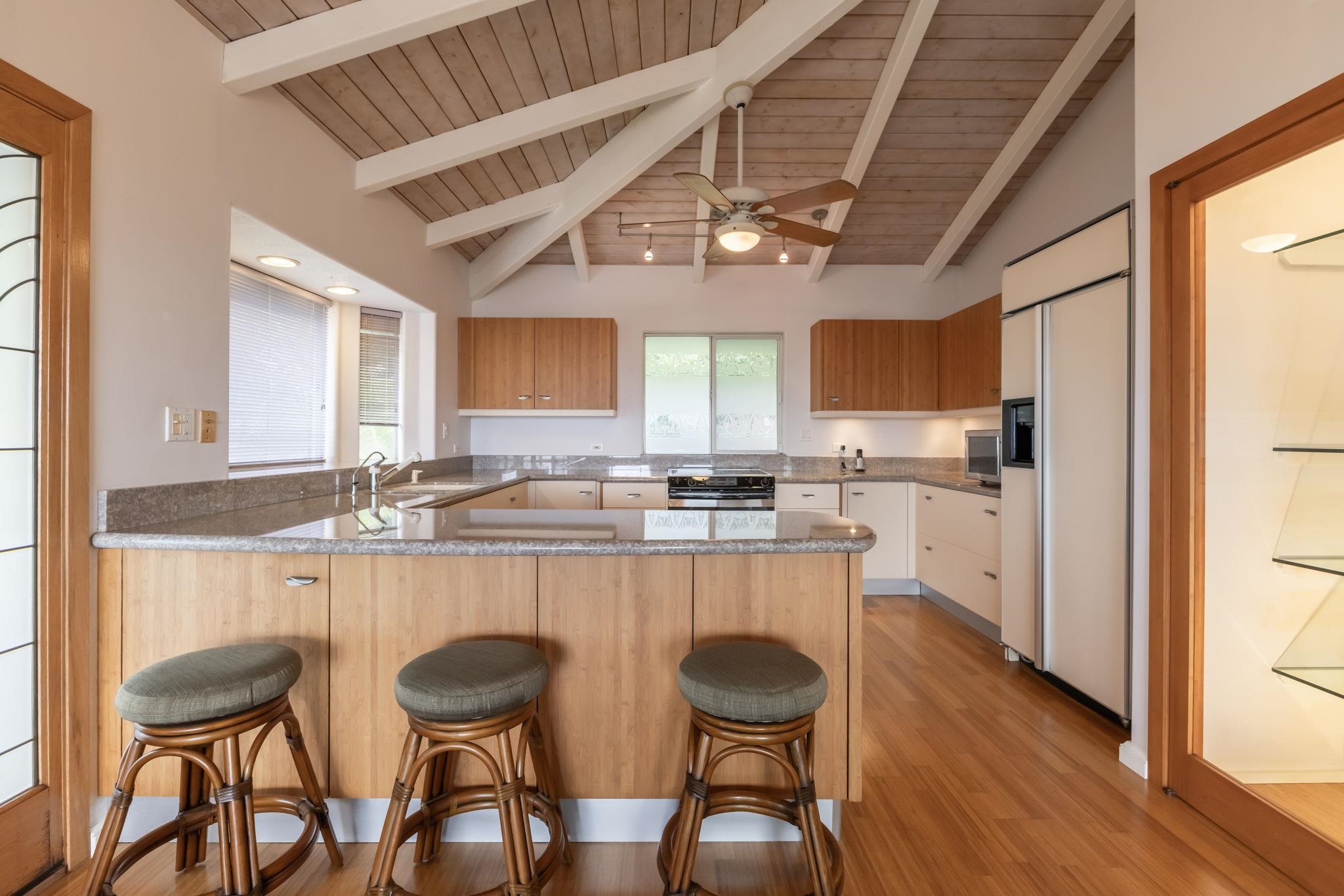 596 Kuikahi Dr Property Photo 7