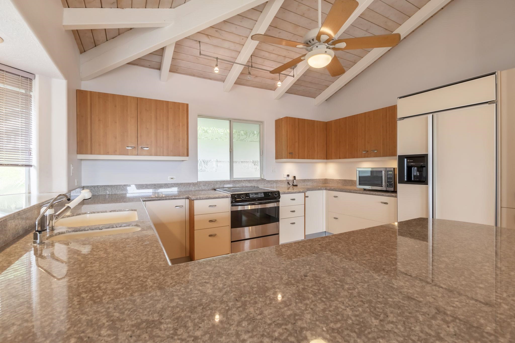 596 Kuikahi Dr Property Photo 8