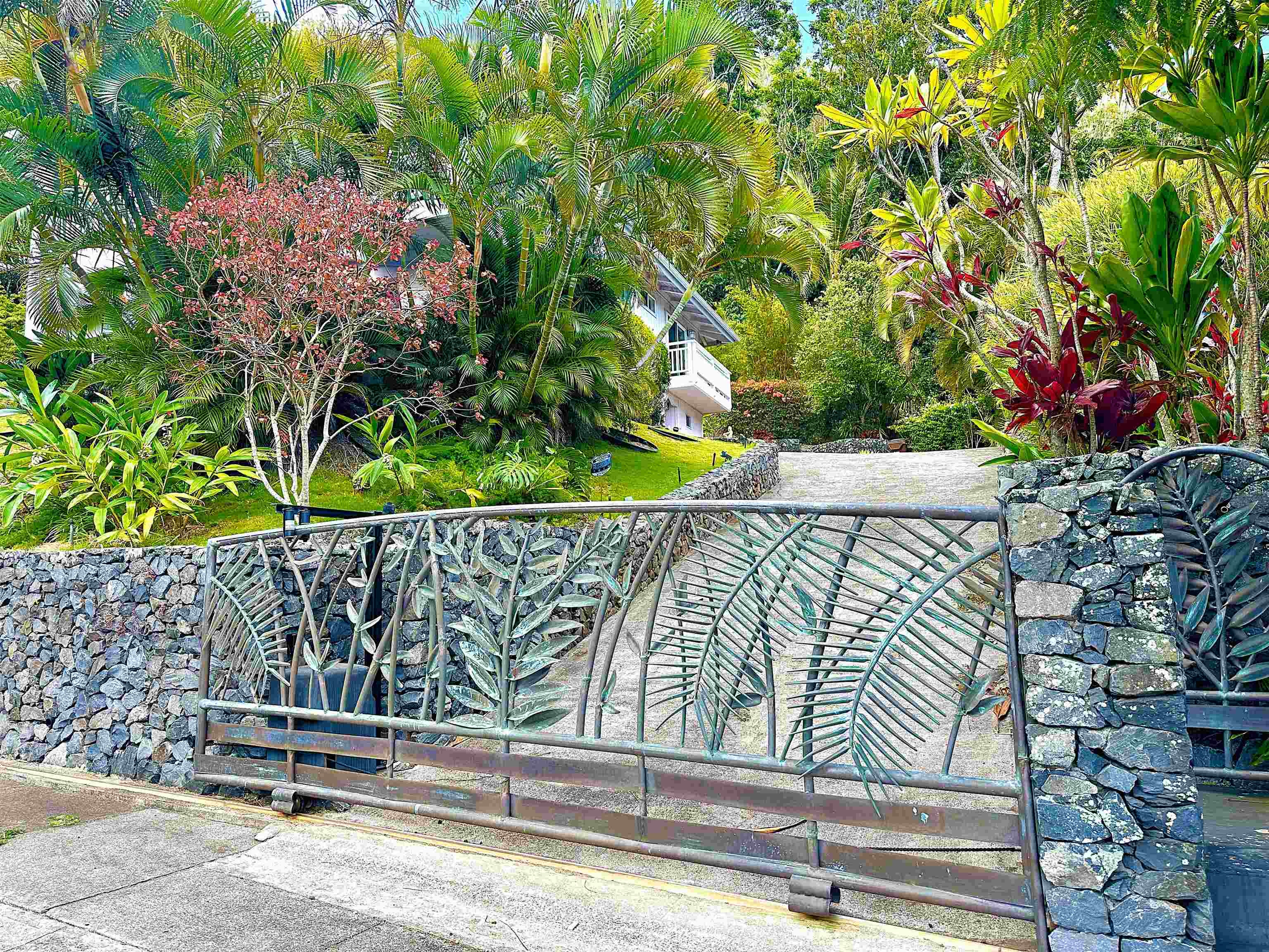 596 Kuikahi Dr Property Photo 41