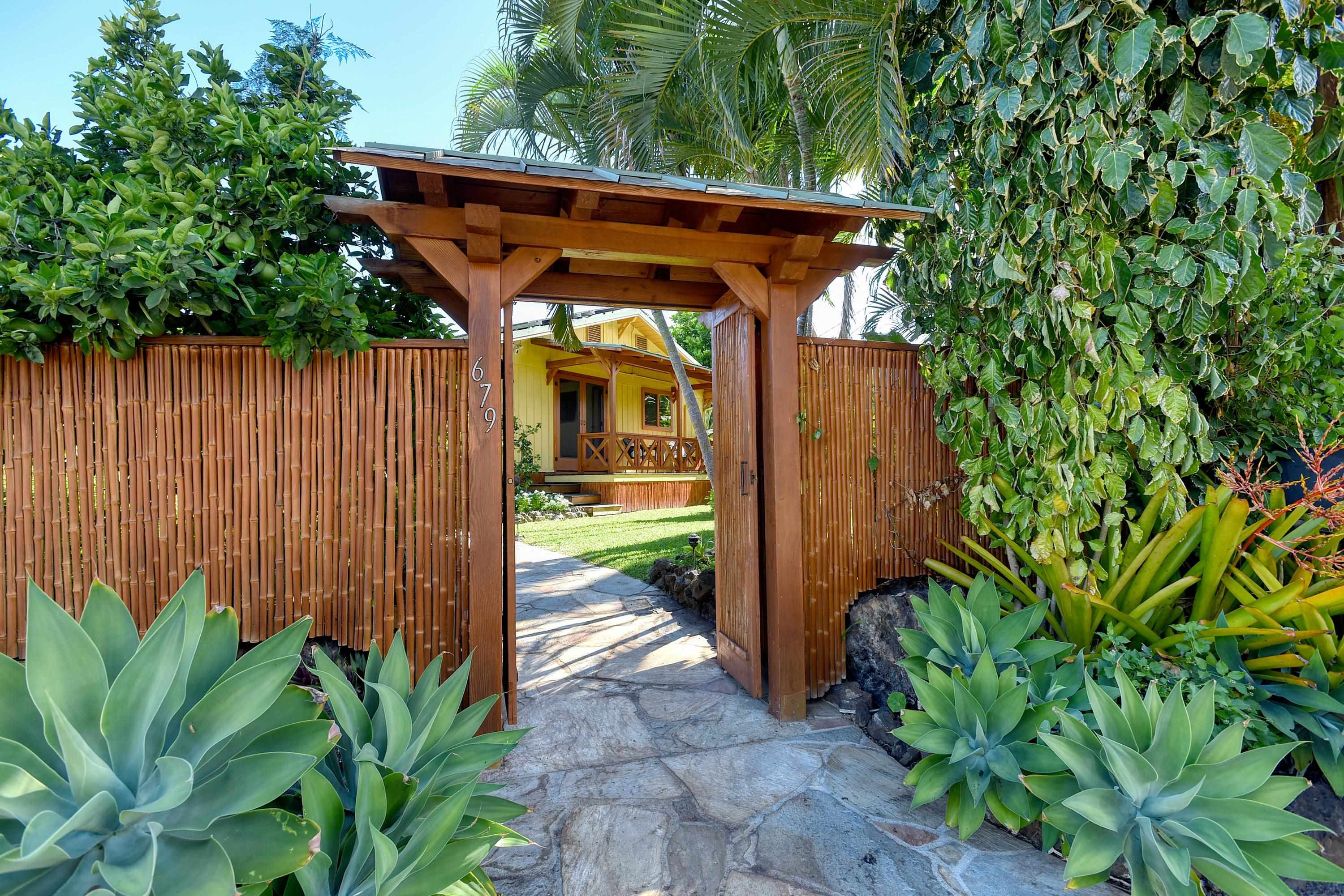 679 Kaapuni Pl Property Photo 3
