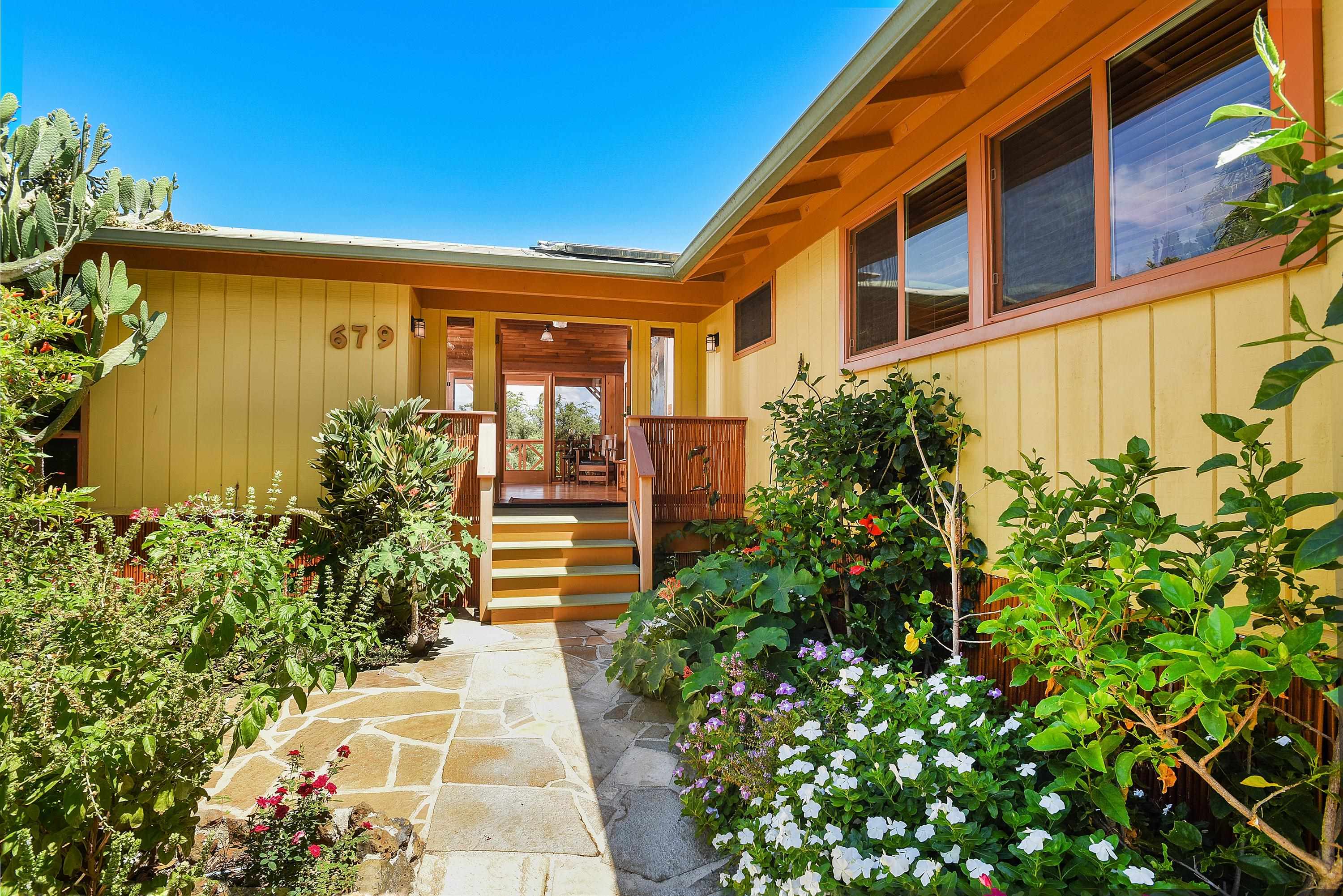 679 Kaapuni Pl Property Photo 5