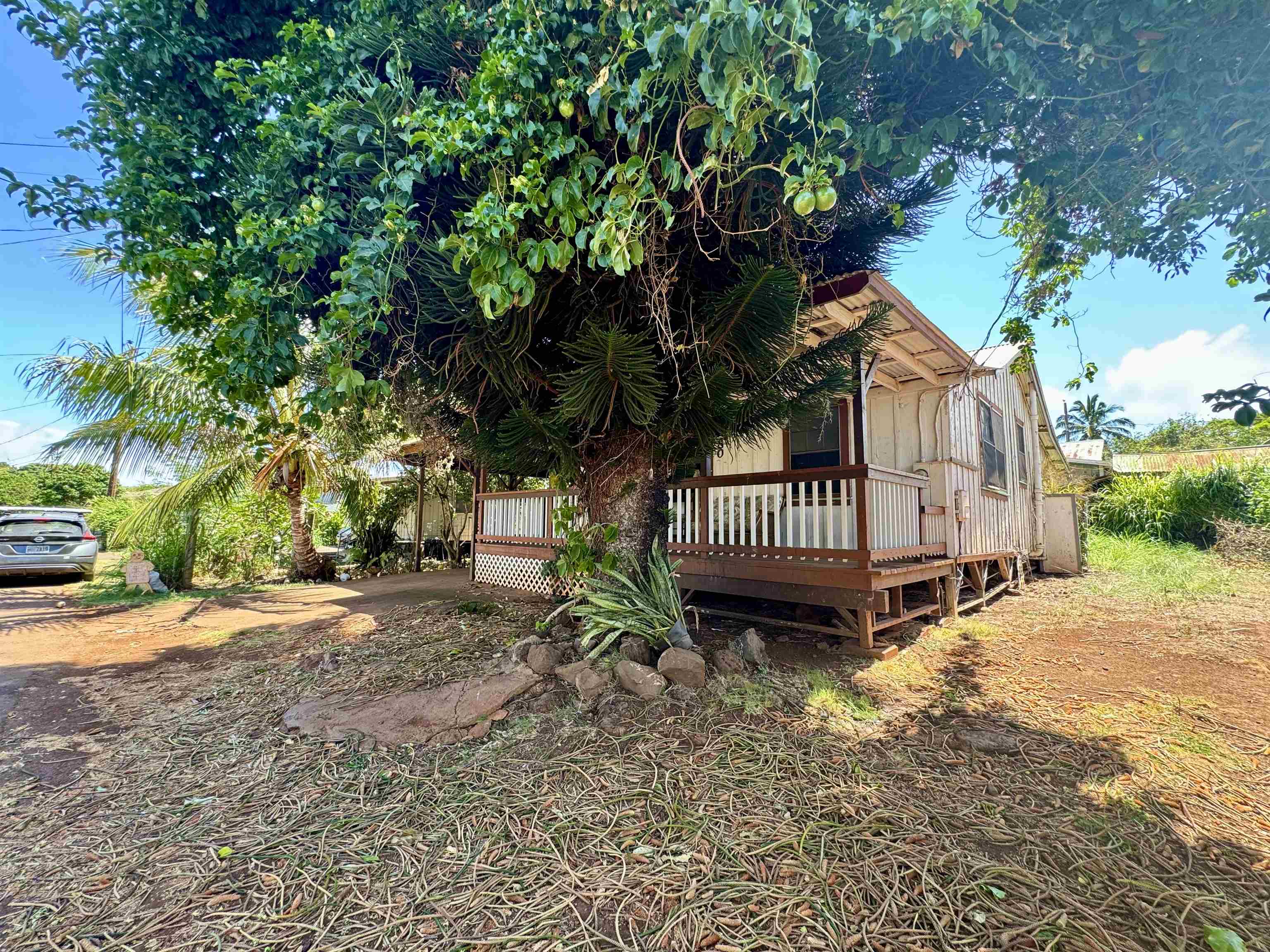 1700 Okana St Property Photo 4