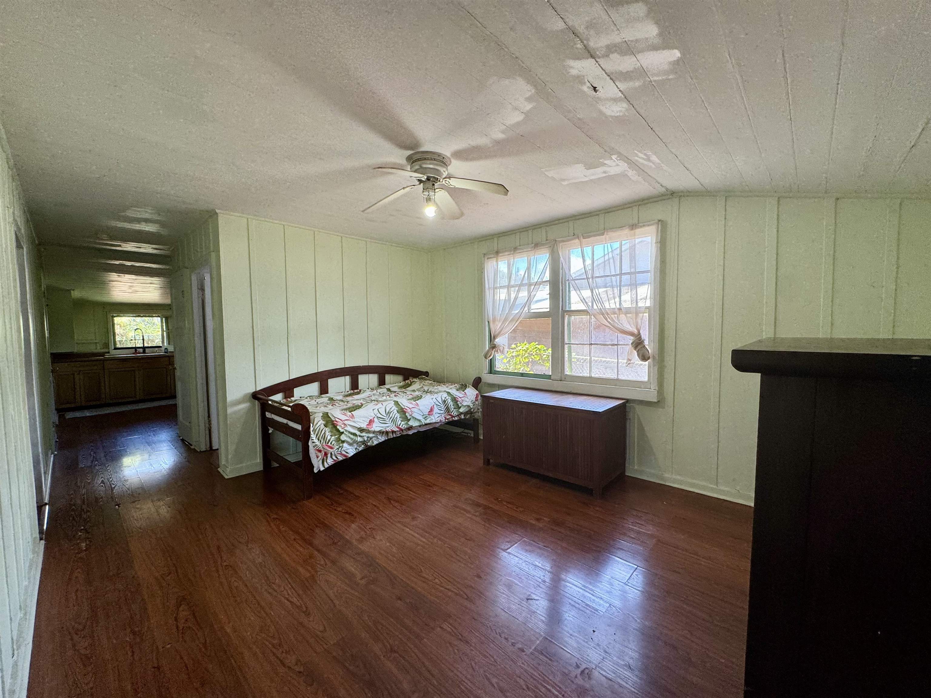 1700 Okana St Property Photo 8