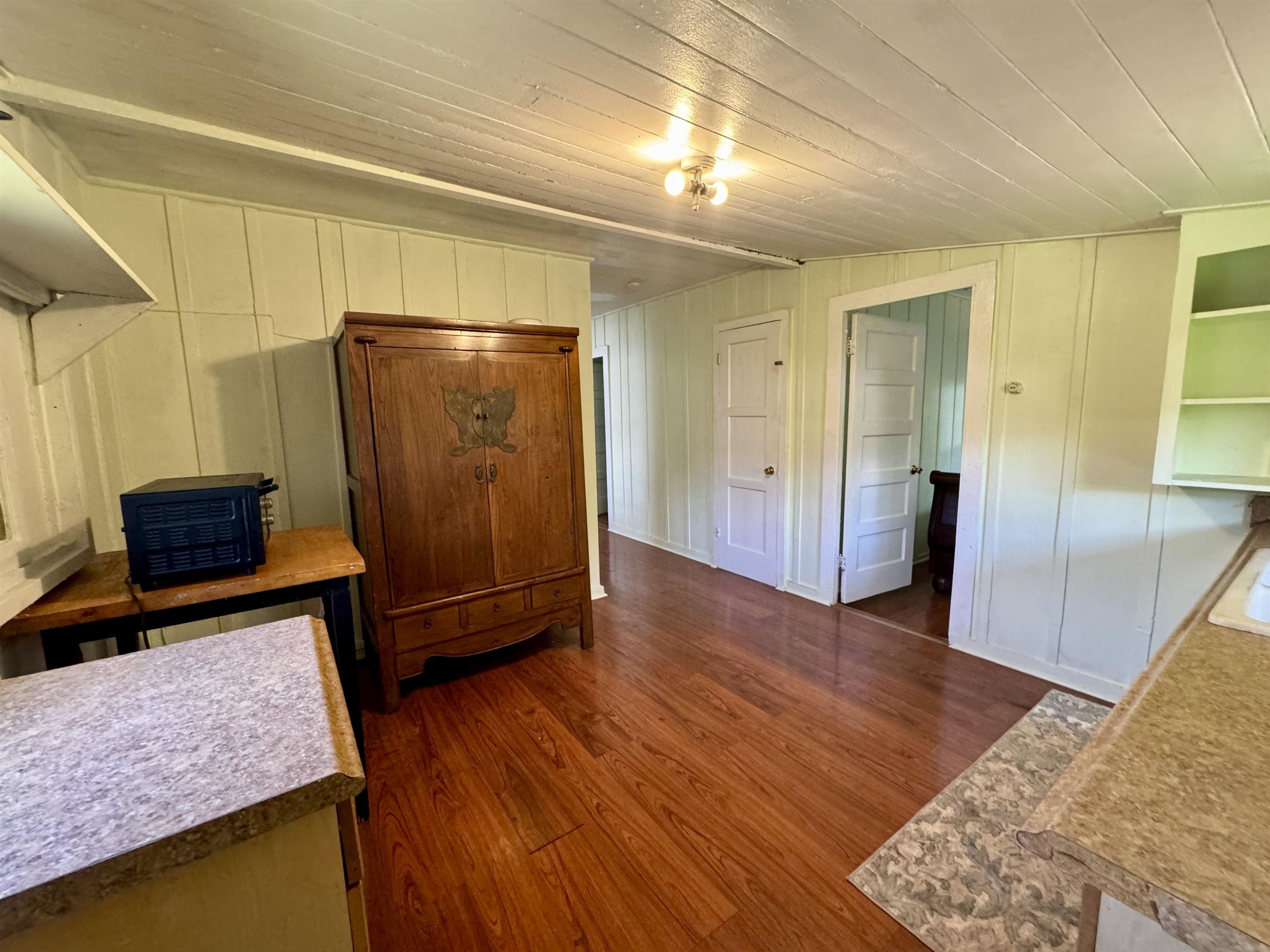 1700 Okana St Property Photo 17