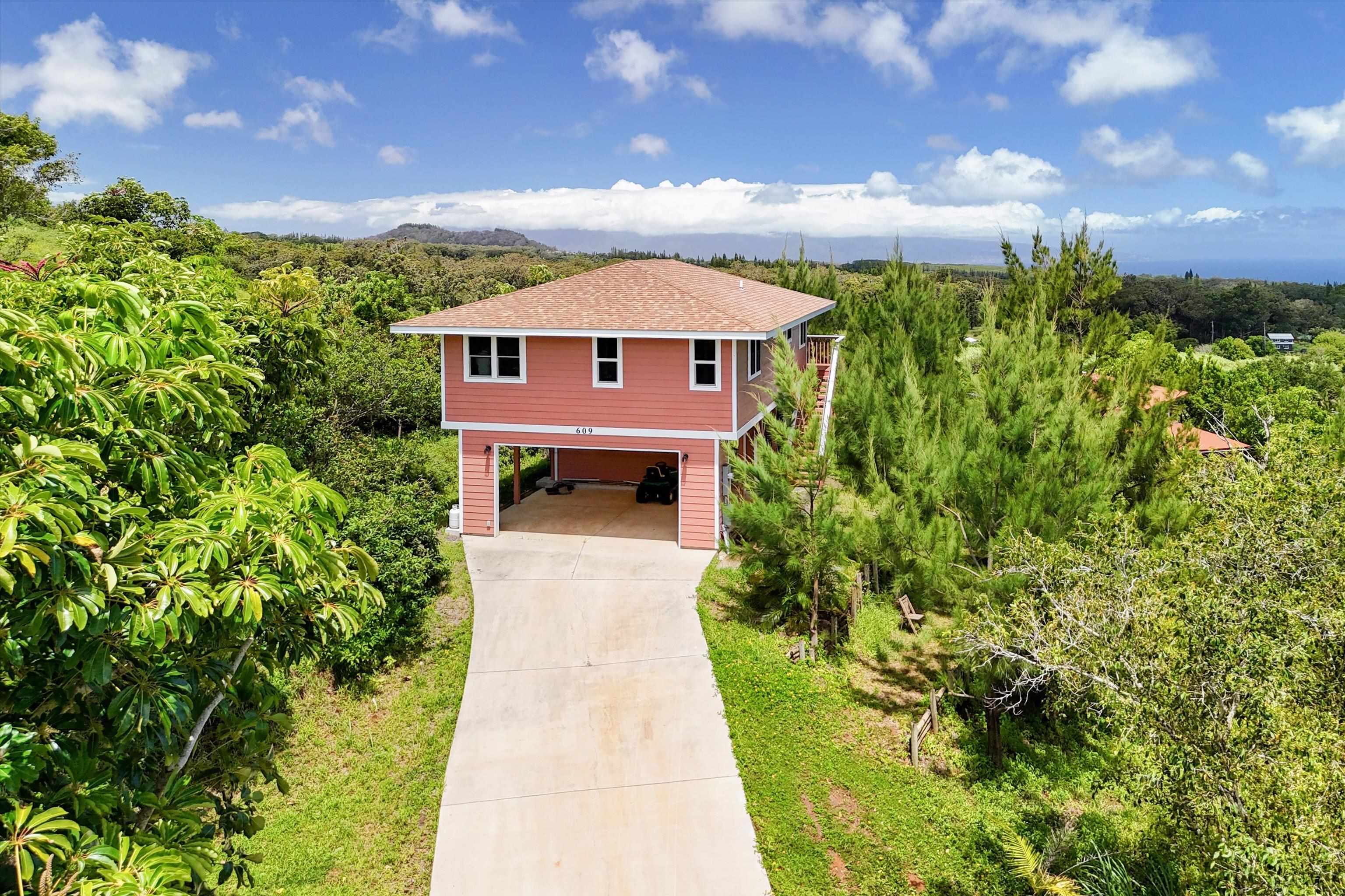 605 Kaupakalua Rd Property Photo 1