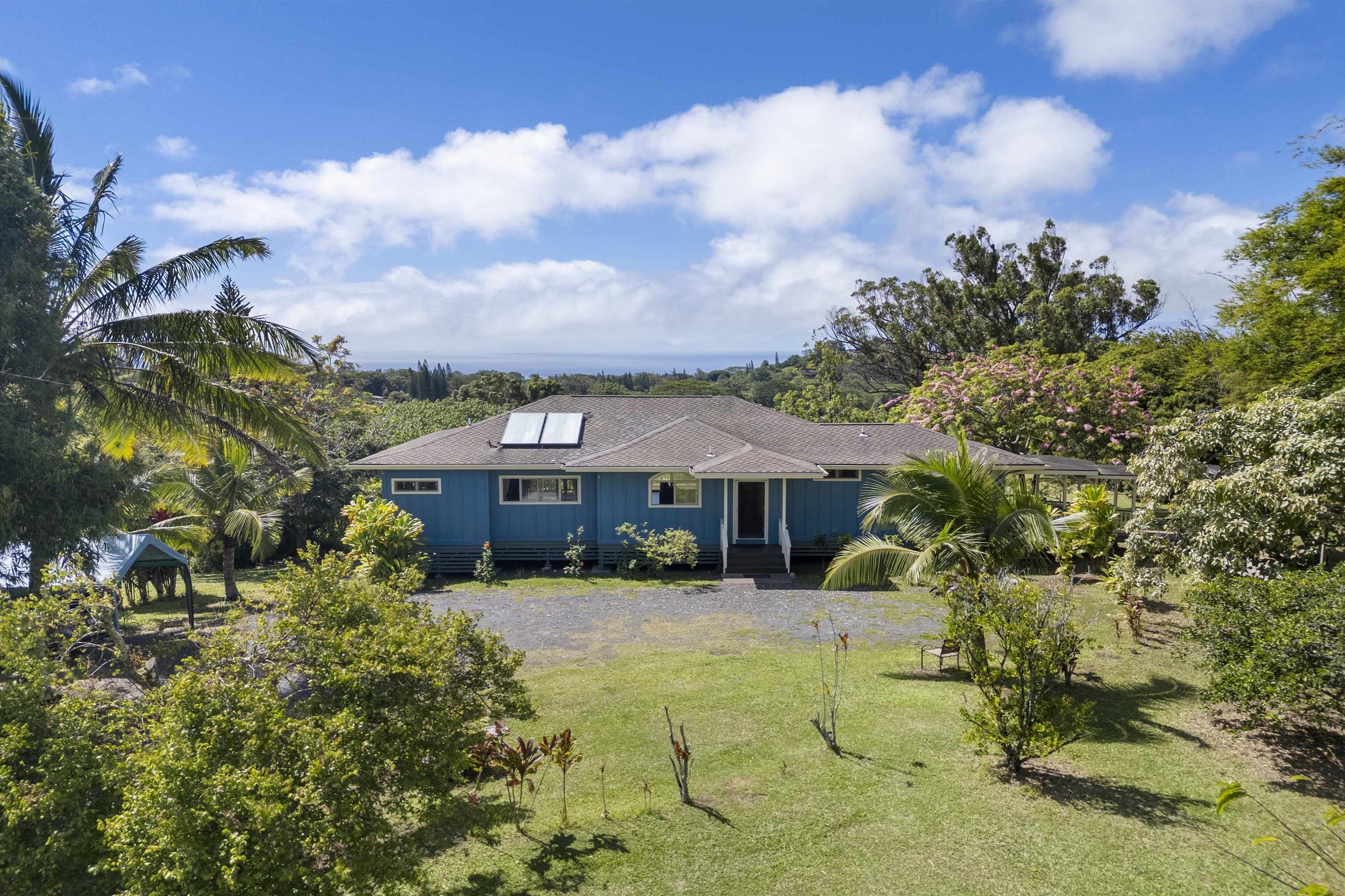 698 Kaupakalua Rd Property Photo 1