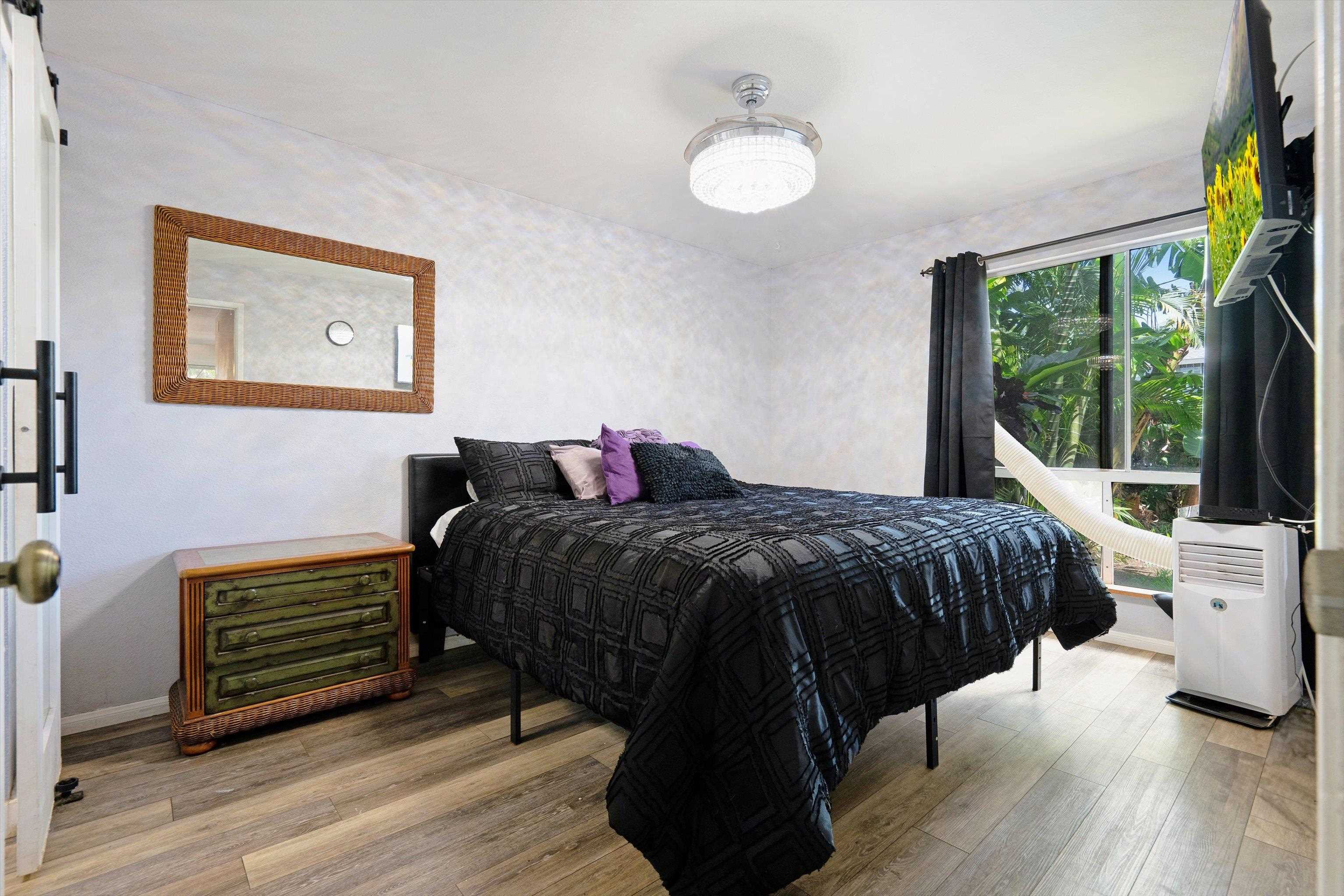 140 Uwapo Rd Property Photo 19