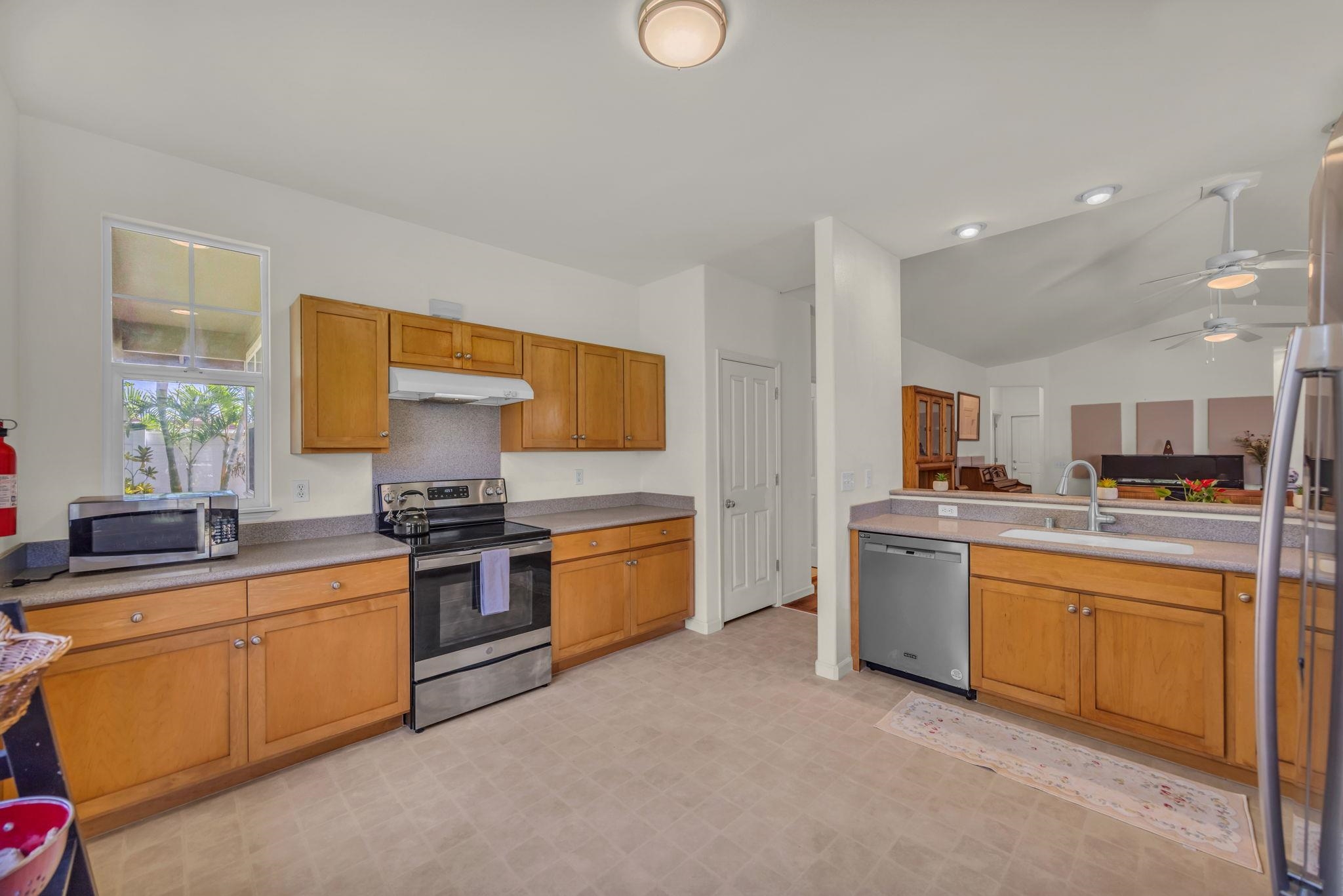 672 Komo Ohia St Property Photo 10