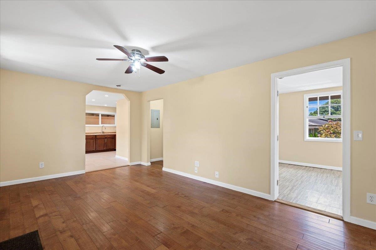 752 Noholani St Property Photo 2