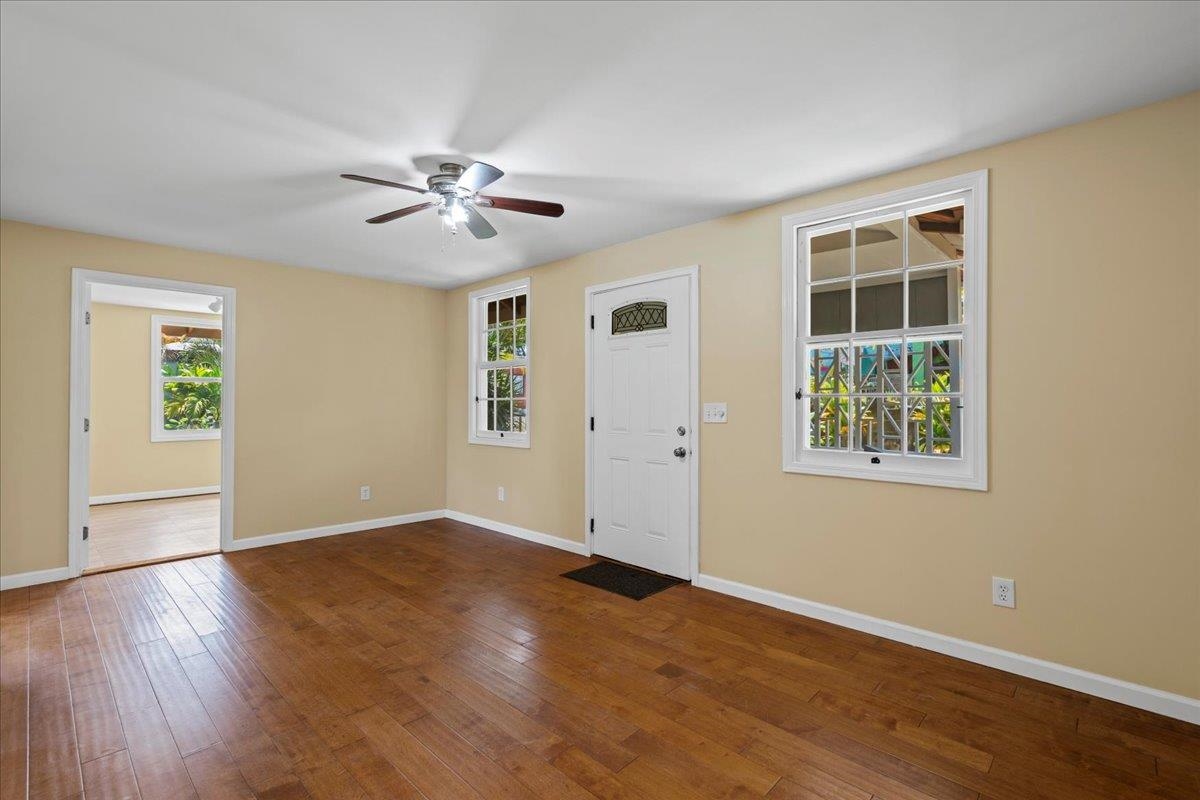 752 Noholani St Property Photo 4