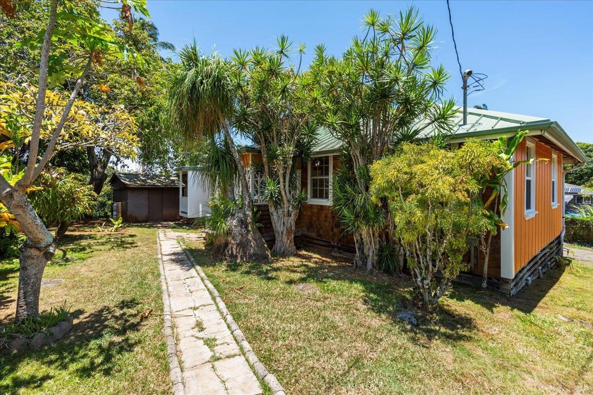 752 Noholani St Property Photo 13
