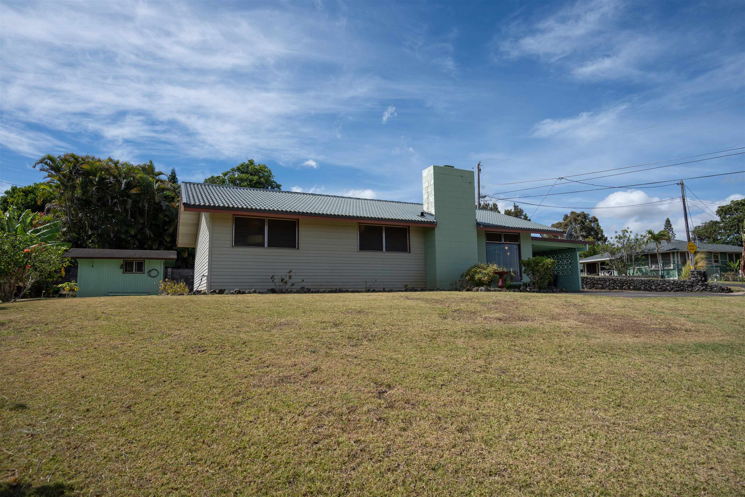 1081 Ulele St Property Photo 1