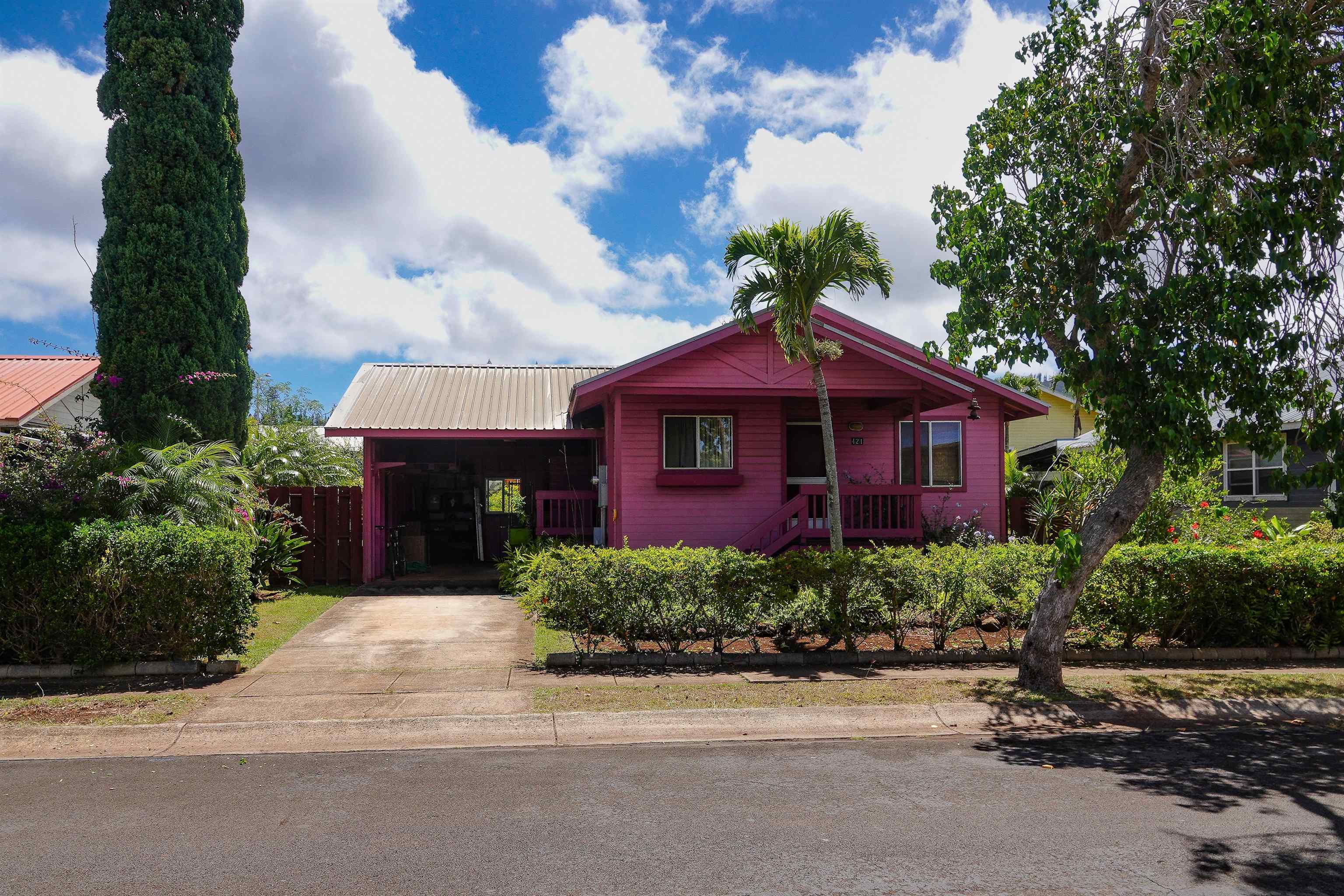 421 Lama St Property Photo 1
