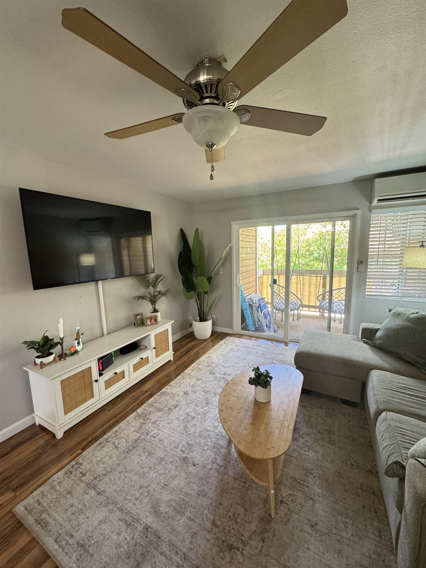 140 Uwapo Rd Property Photo 4