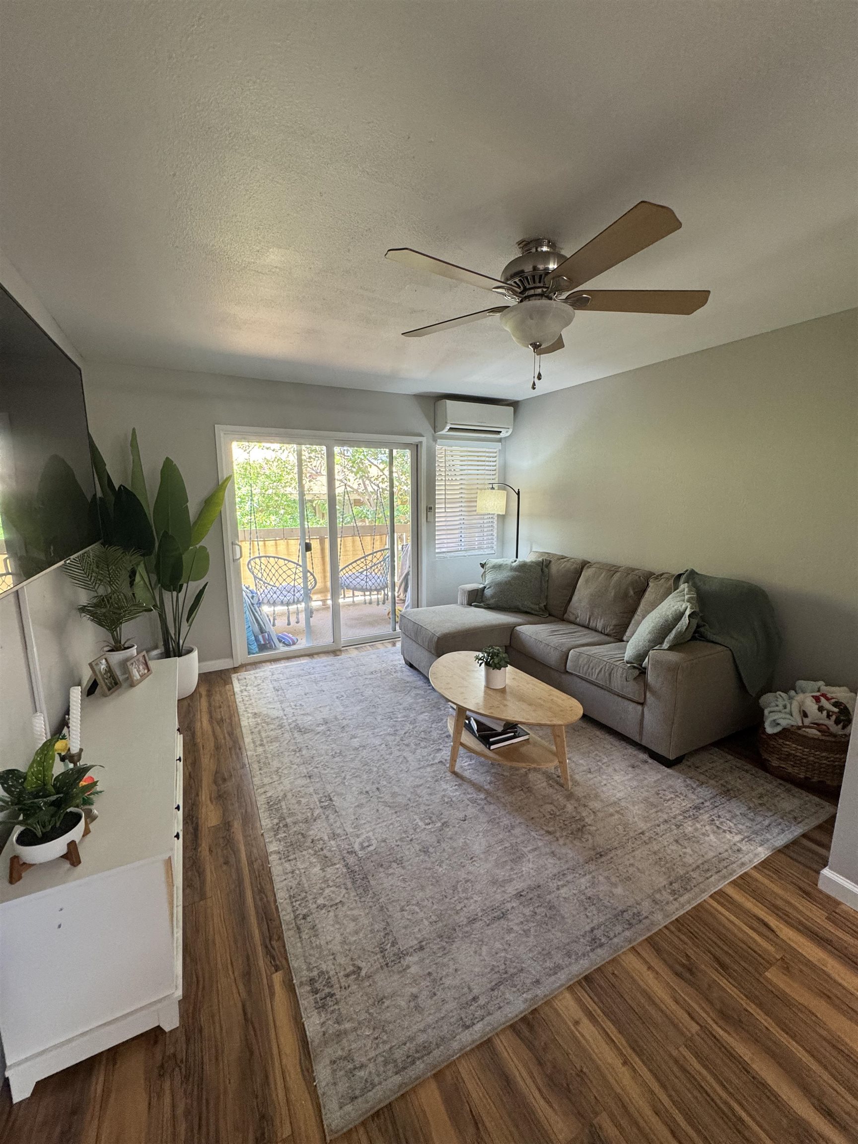 140 Uwapo Rd Property Photo 5