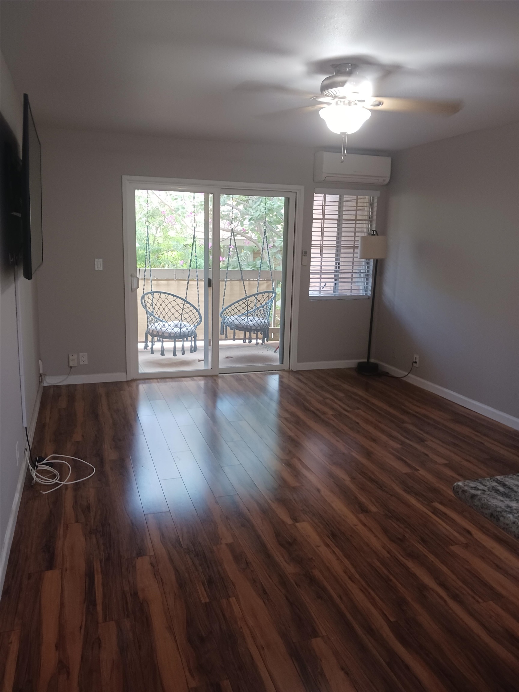 140 Uwapo Rd Property Photo 6