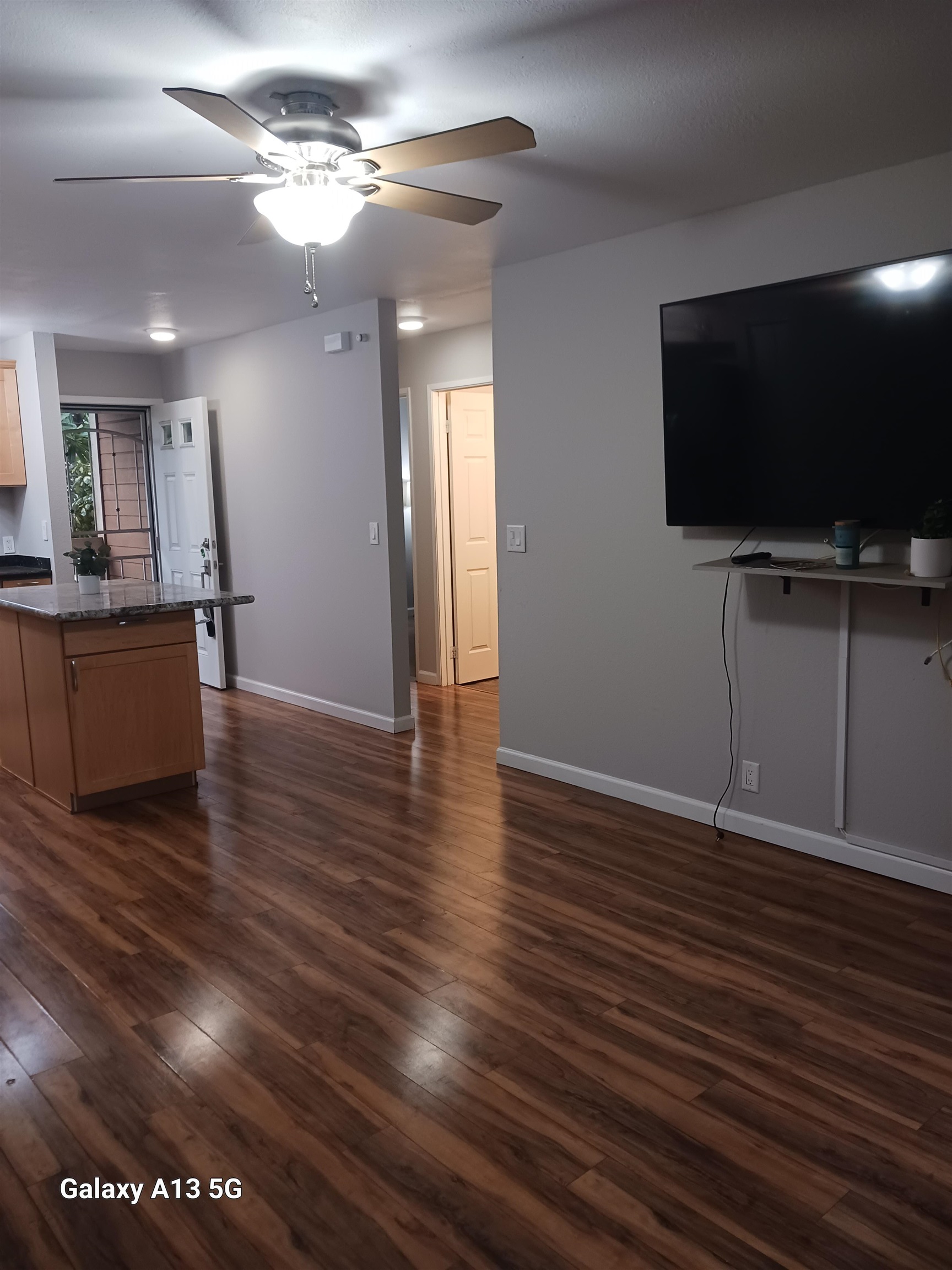 140 Uwapo Rd Property Photo 8