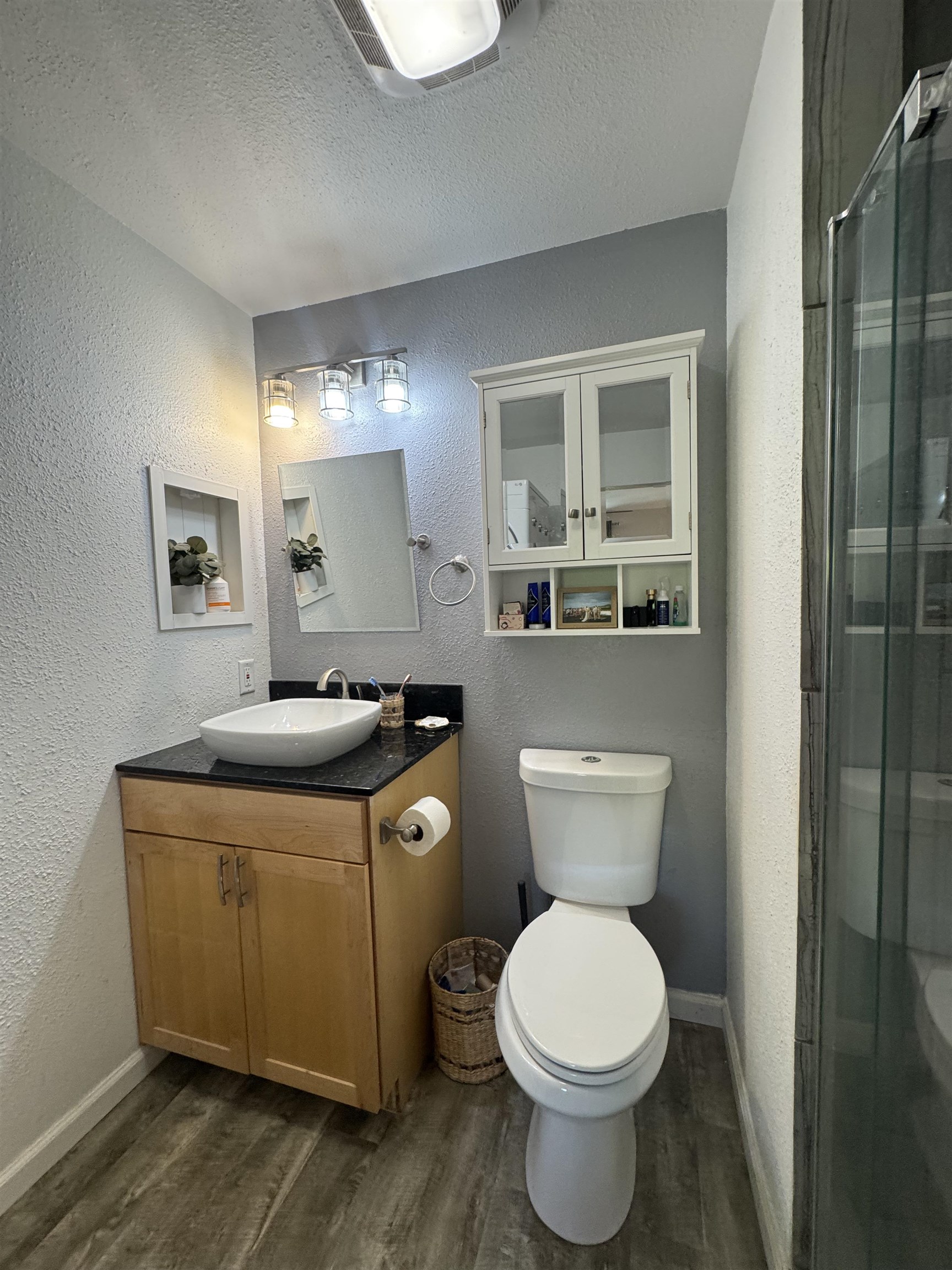 140 Uwapo Rd Property Photo 15