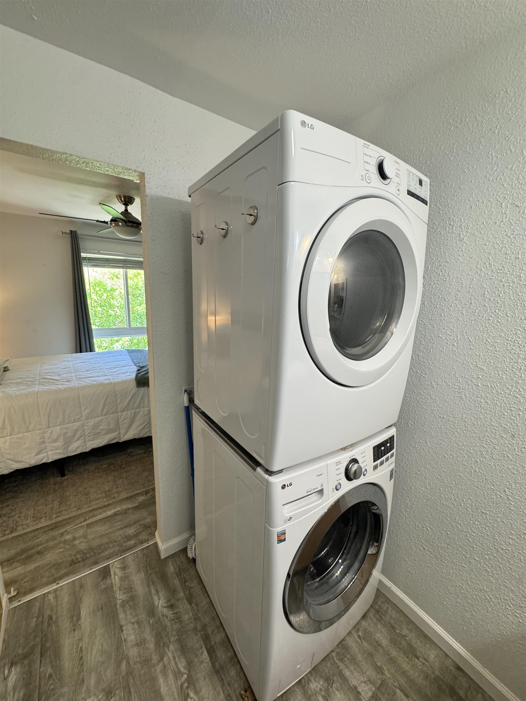 140 Uwapo Rd Property Photo 21